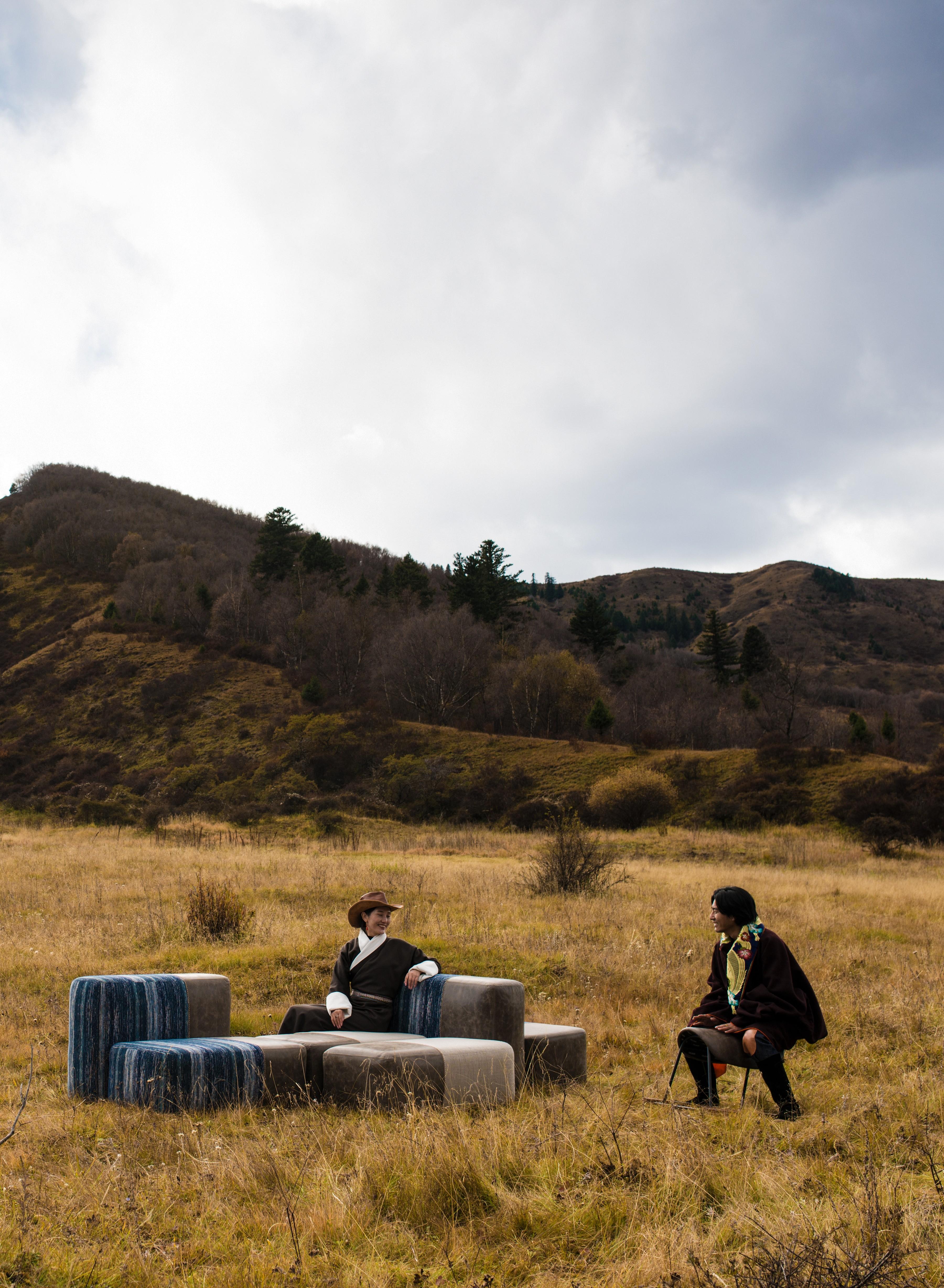 Matsu Nomadic Collection by Joeri Reynaert - Nomad Langchan Cube Yak Leather Tibetano en venta