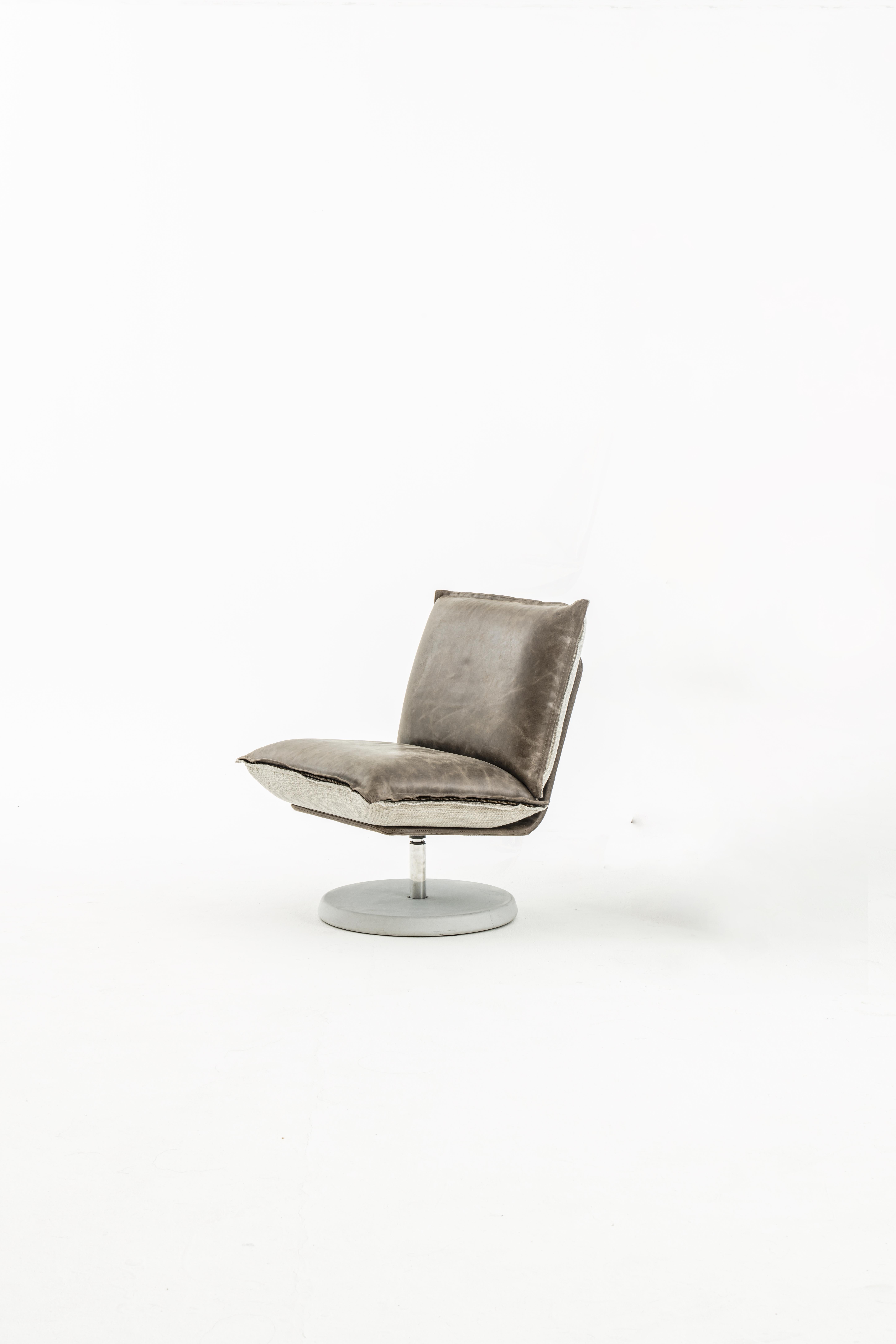 Tibetan Matsu Nomadic Collection by Joeri Reynaert - Nomad Skin Lounge Chair Yak Leather For Sale