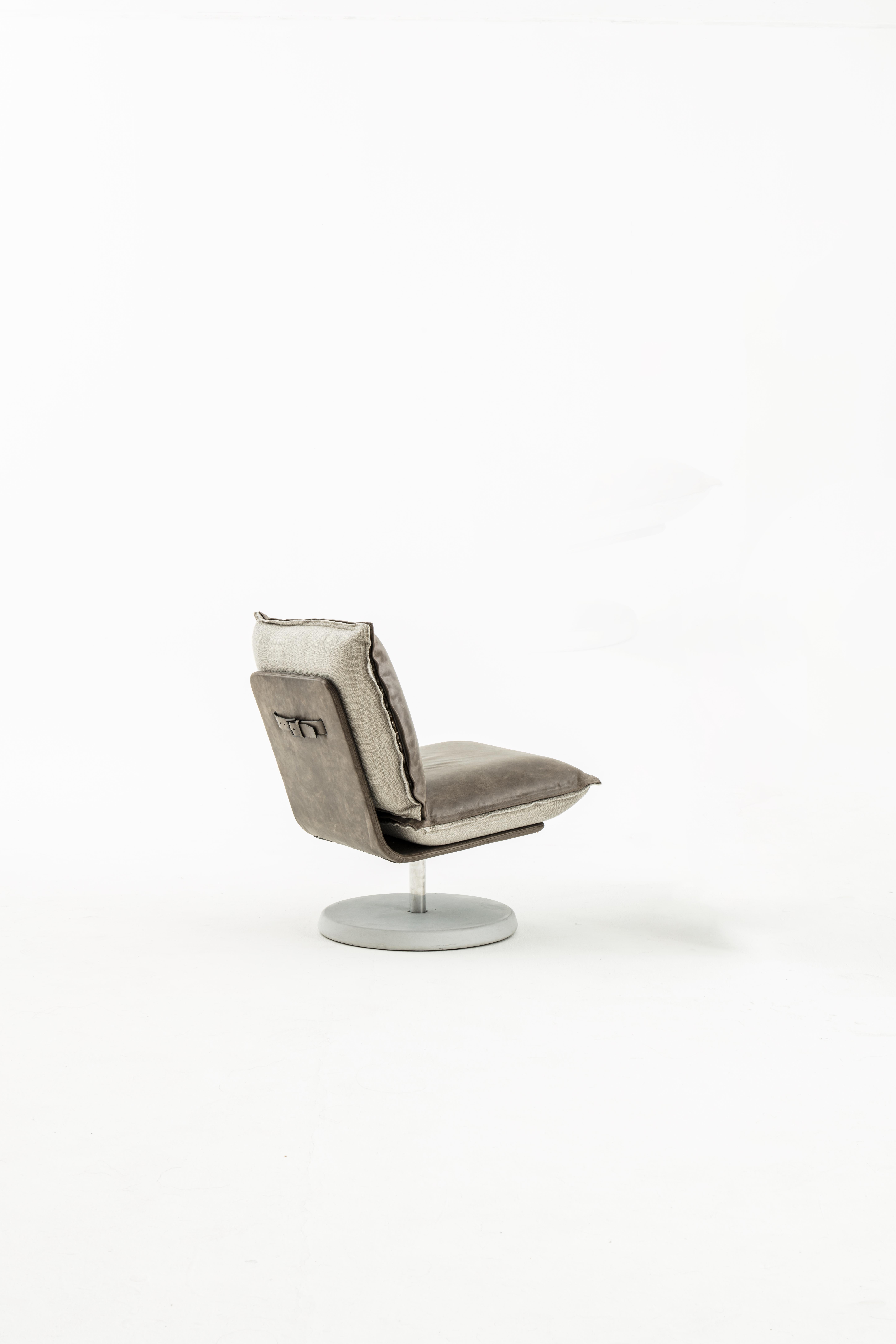 Tibetan Matsu Nomadic Collection by Joeri Reynaert - Nomad Skin Lounge Chair Yak Leather For Sale