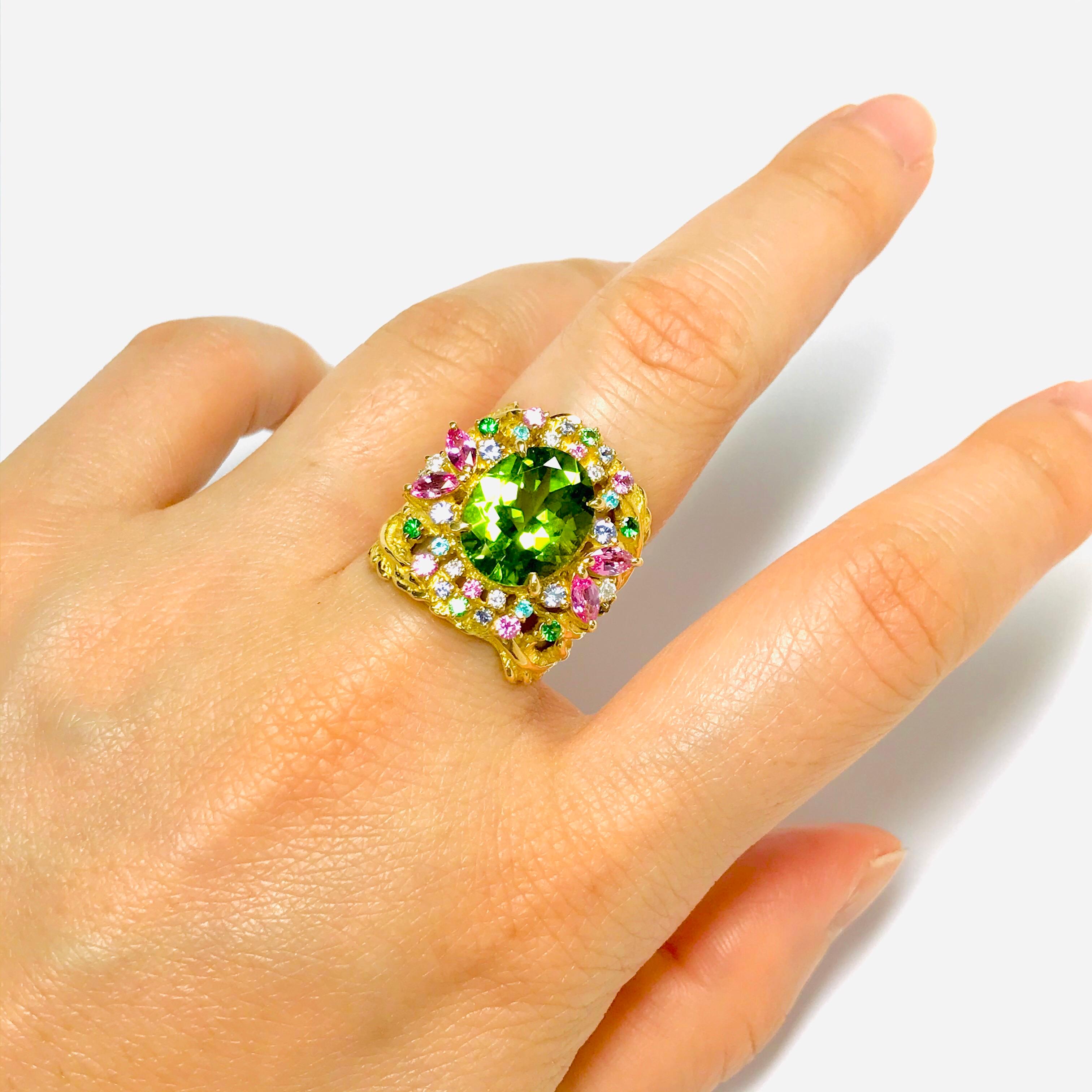 Matsuzaki 18K Gold 5.34ct Oval Peridot Paraiba Pink Sapphire Garnet Diamond Ring For Sale 3