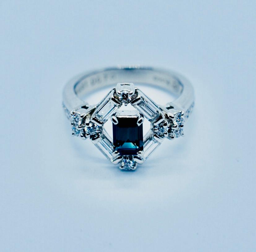 Matsuzaki Platinum 0.61 Carat Baguette Cut Alexandrite Diamond Ring (Künstler*in) im Angebot