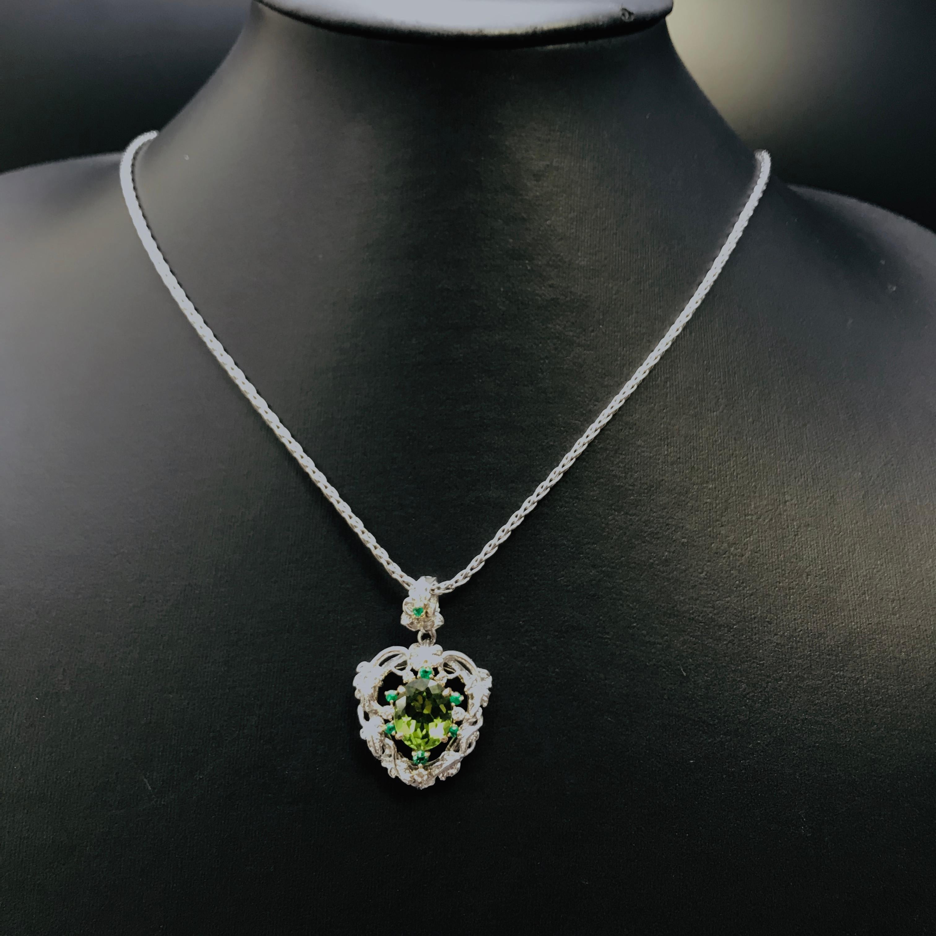 Matsuzaki PT900/K18 Oval Peridot Foliage Emerald Diamond Pendant Necklace For Sale 2
