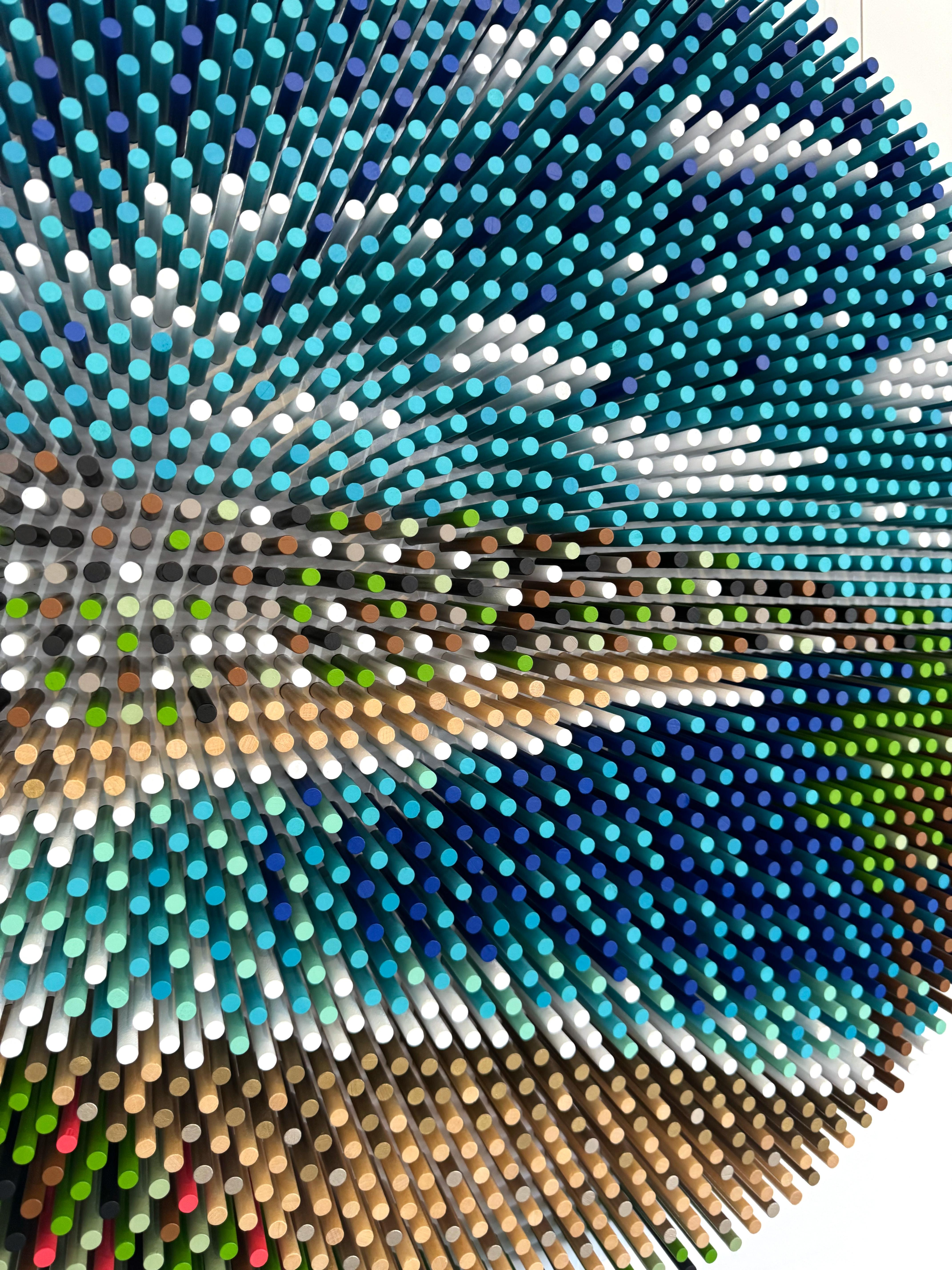Abstrakte runde Holzdübel-Wandskulptur, Strand, 2056 Laguna von Matt Bilfield im Angebot 7