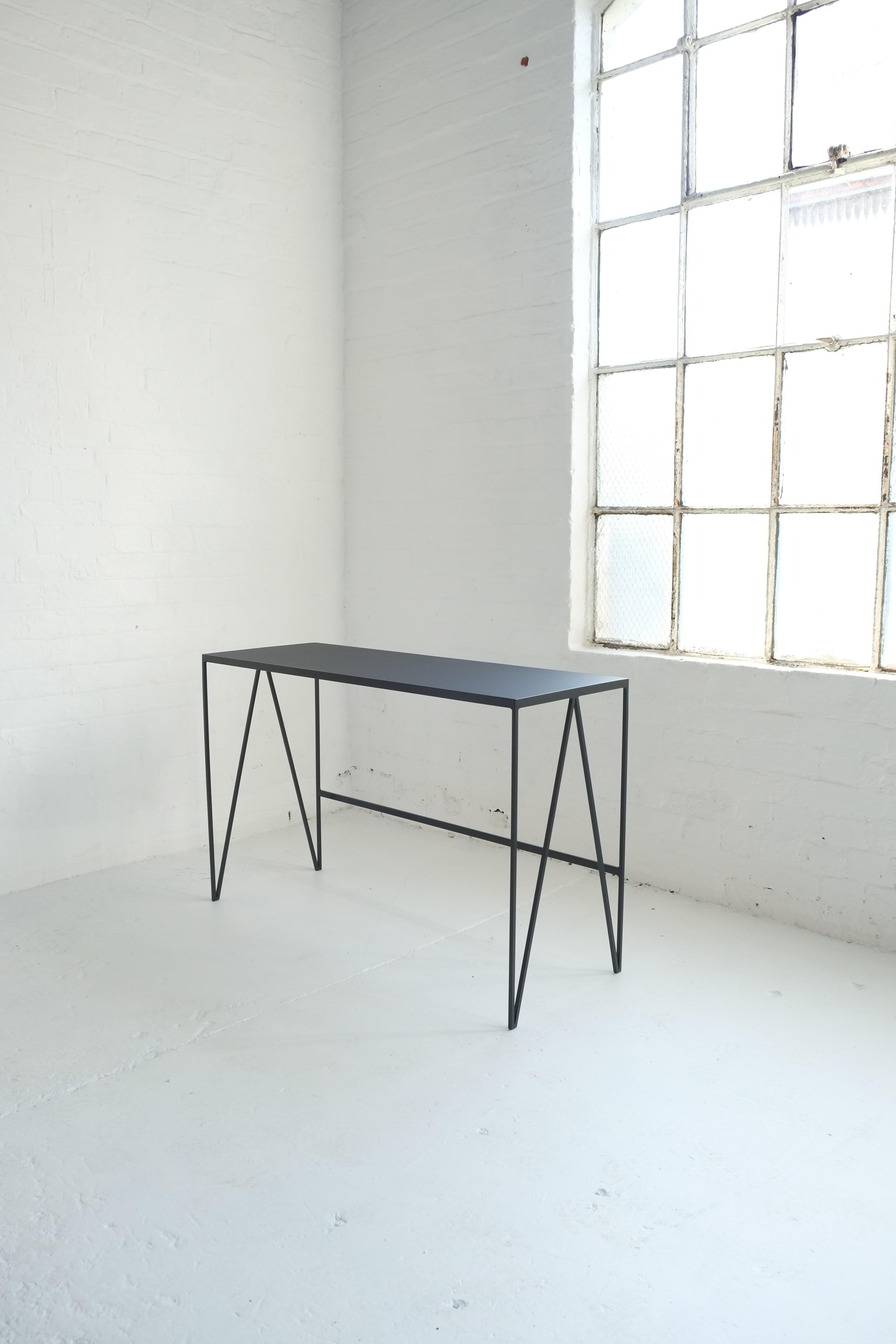 Britannique Bureau compact avec plateau de table en linoléum naturel, personnalisable en vente
