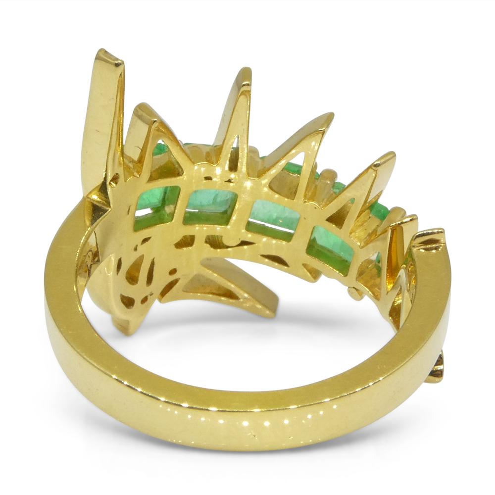 Crookshank X Skyjems Bague en or jaune 18 carats sertie d'émeraudes de Colombie Neuf - En vente à Toronto, Ontario