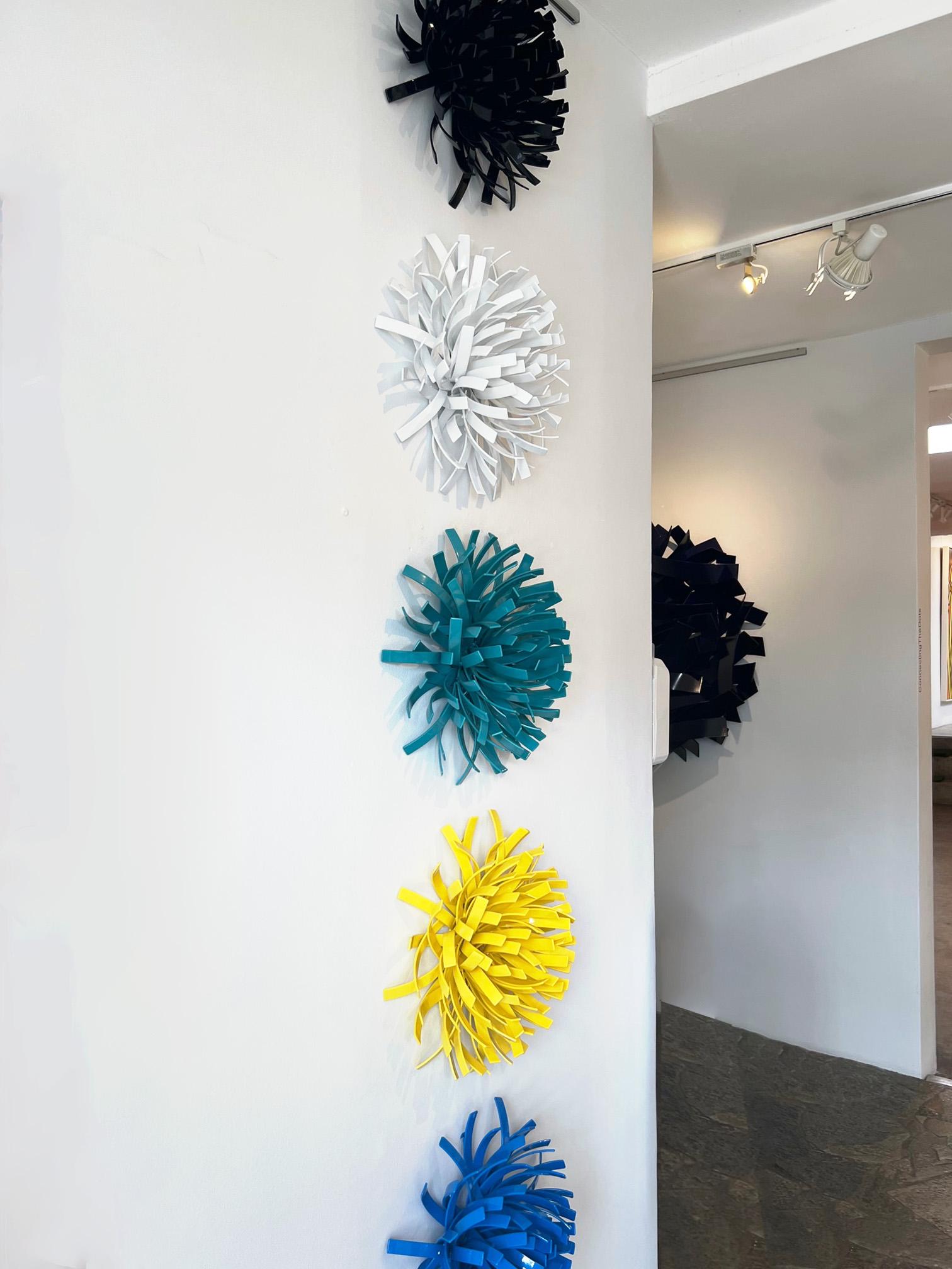 Anemonen #3 (Blau), Indoor Skulptur, Abstrakt_Matt Devine_Stahl/Pulverbeschichtung im Angebot 4