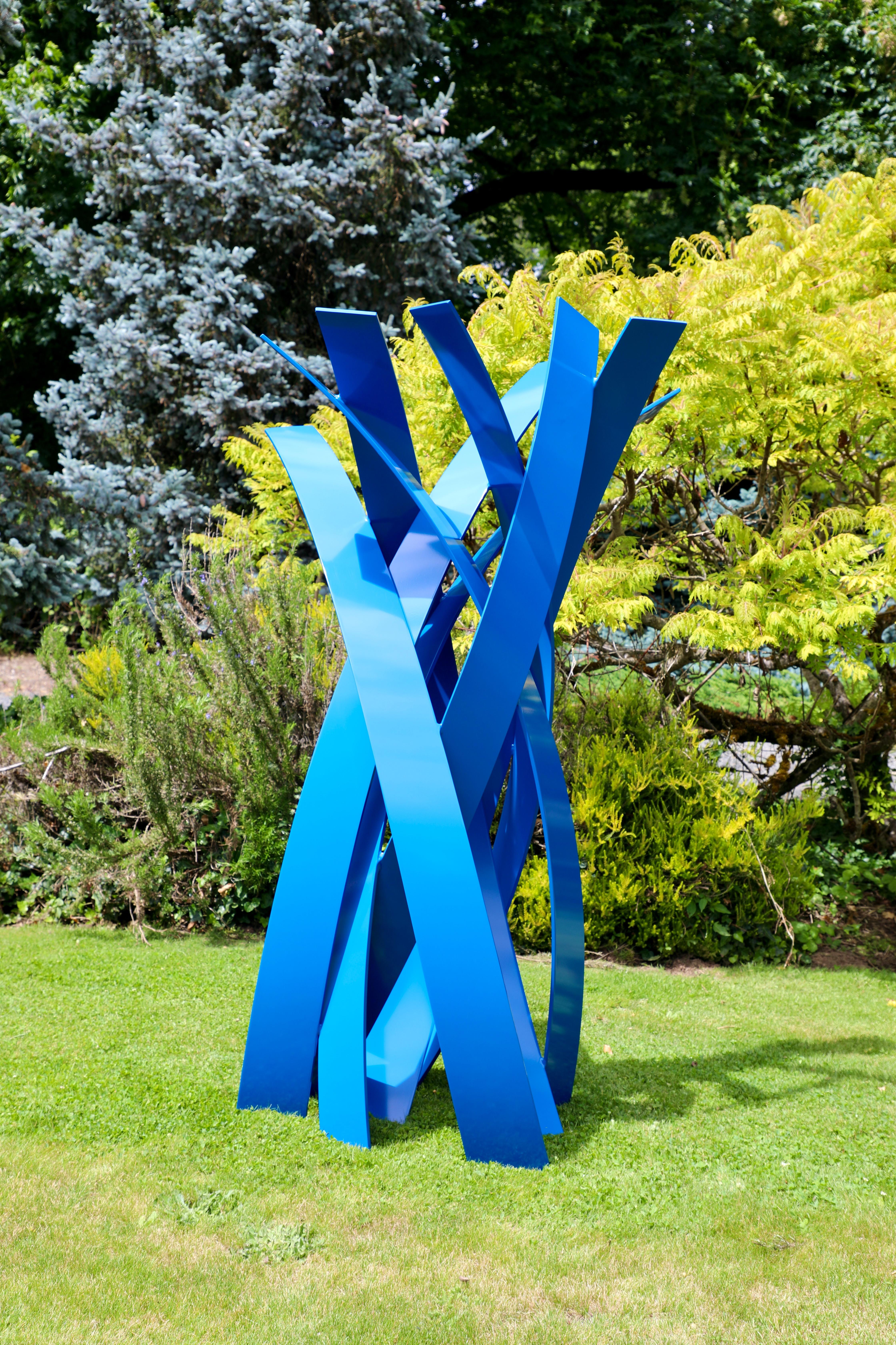 Sculpture d'intérieur/extérieur_Abstract_Aluminium_Little Boy Blue, Matt Devine en vente 3