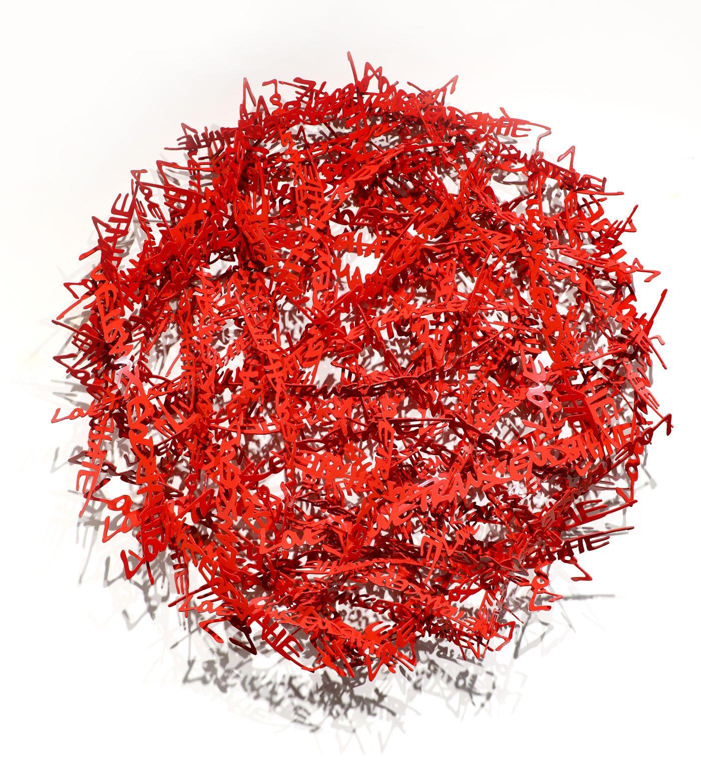 L'amore supera l'odio - Sculpture di Matt Devine