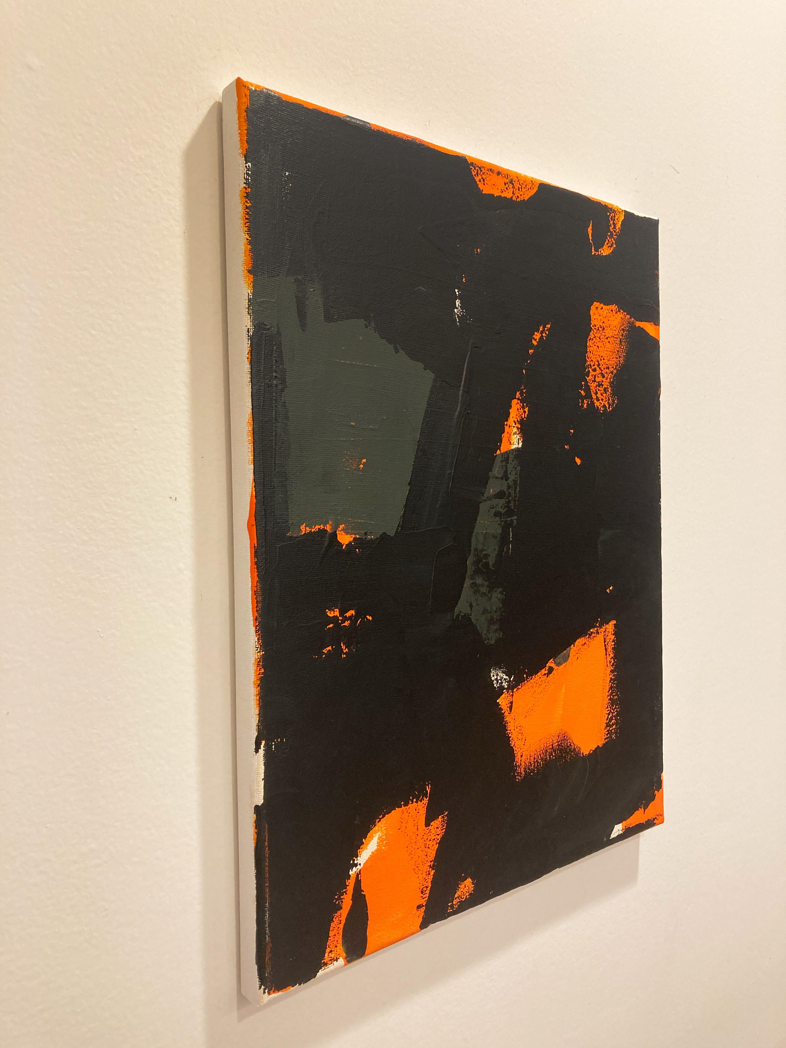 Burn è un piccolo dipinto espressionista di Matt Higgins. Il dipinto utilizza pennellate energiche e combinazioni di colori intensi per trasmettere emozioni e potenza. Strati sovrapposti di vernice nera e verde rivelano un arancione infuocato che