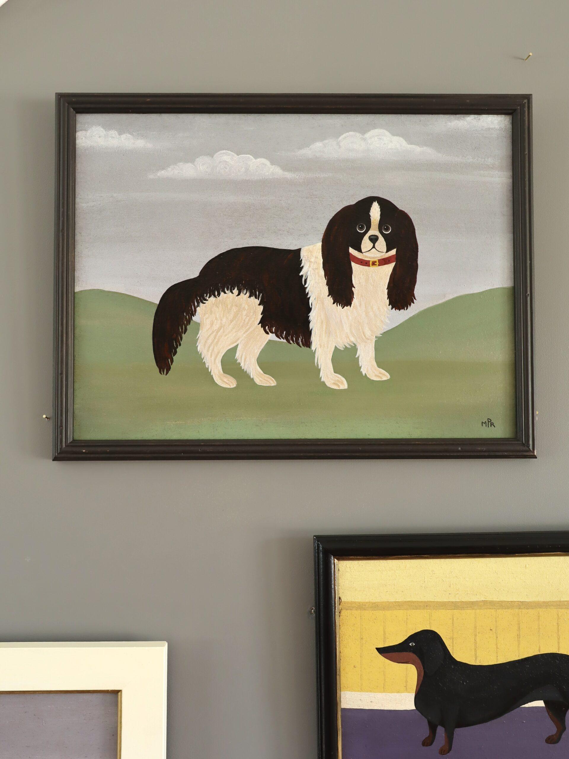 Zeitgenössische Naive Stil Tier Mini Ölgemälde - King Charles Spaniel (Grau), Animal Painting, von Matt Rix