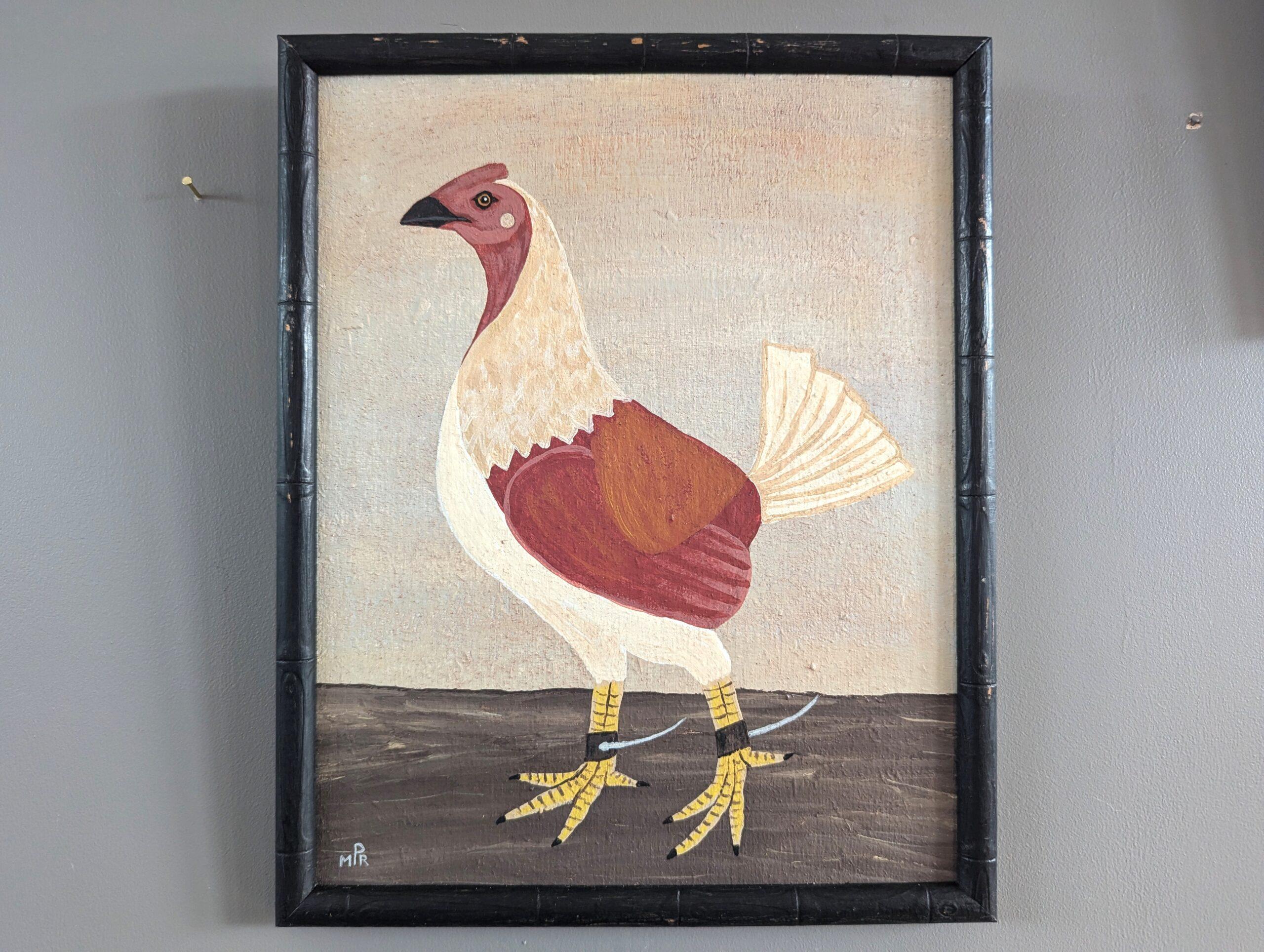 ALTES ENGLISCHES WILDHUHN IN WEISS
Größe: 27 x 22 cm (einschließlich Rahmen)
Öl auf Platte

Eine kleine und einnehmende Tierkomposition des britischen Künstlers Matt Rix, gemalt in einem naiven Stil in Öl auf Platte.

Dieses Gemälde stellt einen