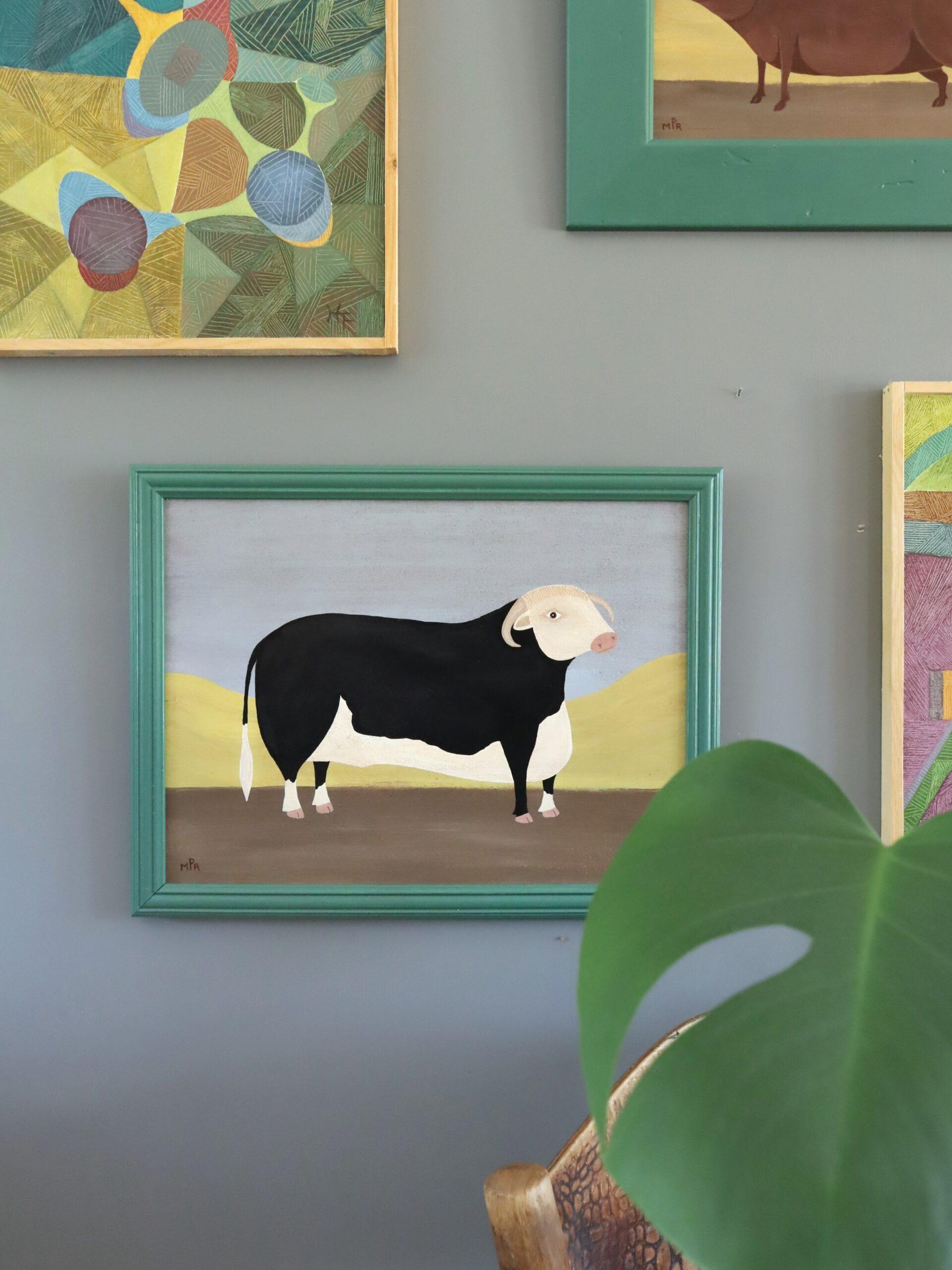 Zeitgenössische Original Naïve Stil Tier Ölgemälde - Preis Hereford Bull (Grau), Animal Painting, von Matt Rix
