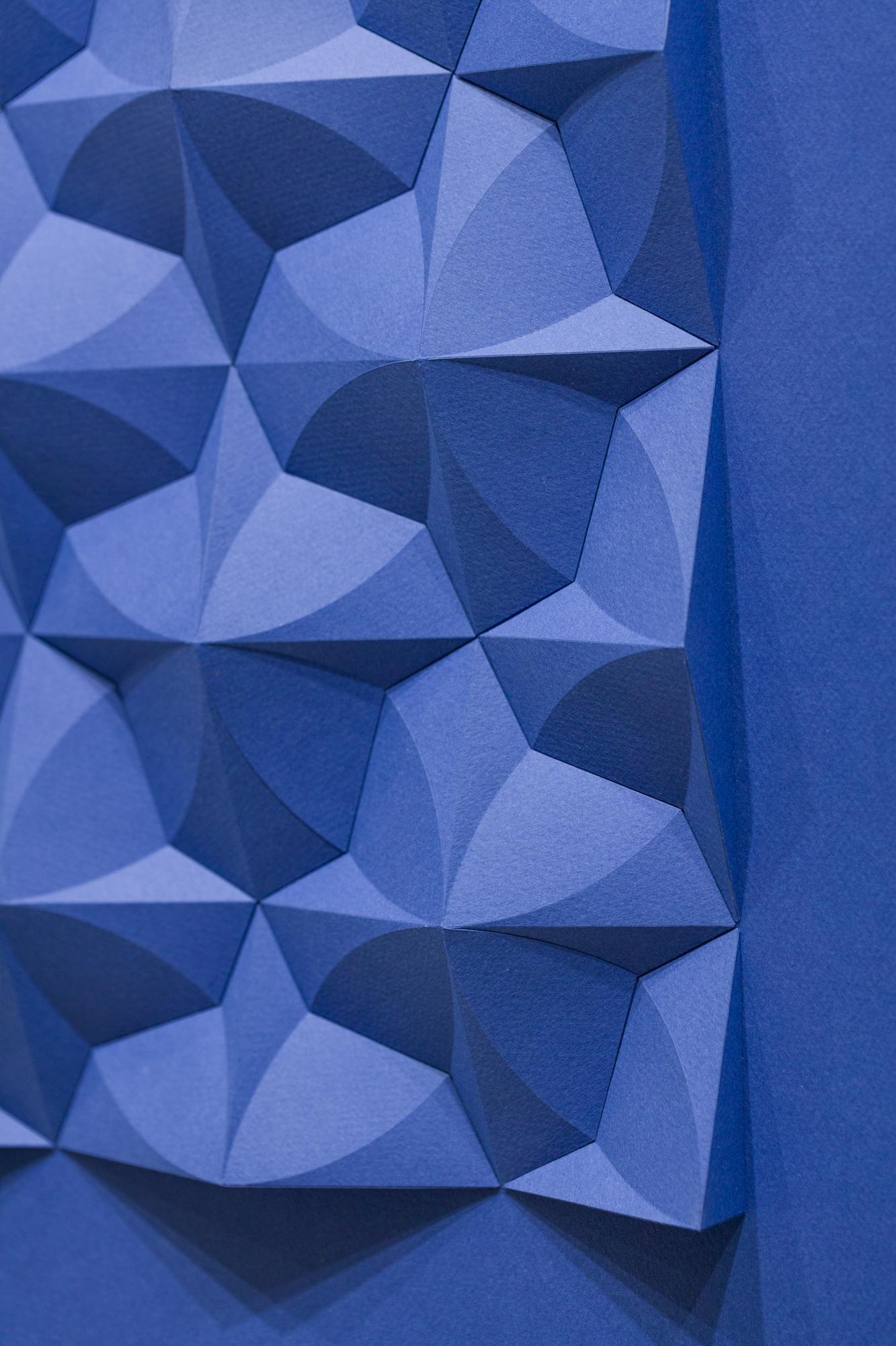 „Omoplata 162 in Königsblau“, handgeformtes Archivpapier, abstrakte Muster im Angebot 4