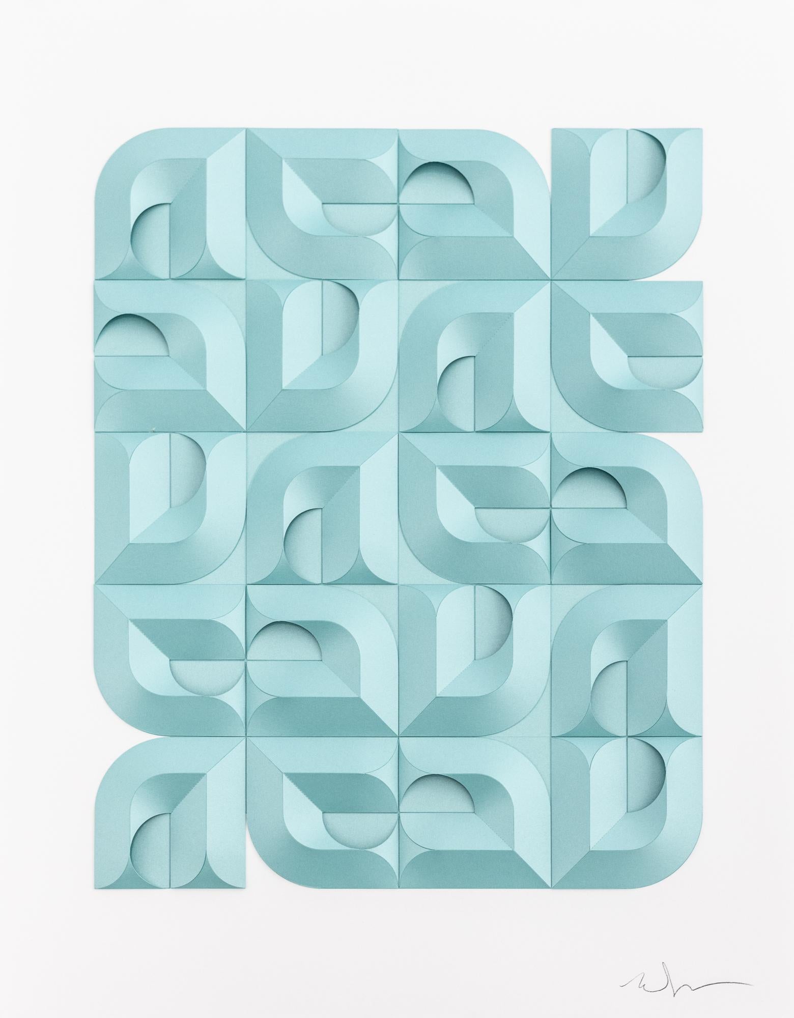 Abstract Sculpture Matt Shlian - « S&S&S&S&S 26 in Iridescent Aquamarine », papier d'archives plié, motifs abstraits