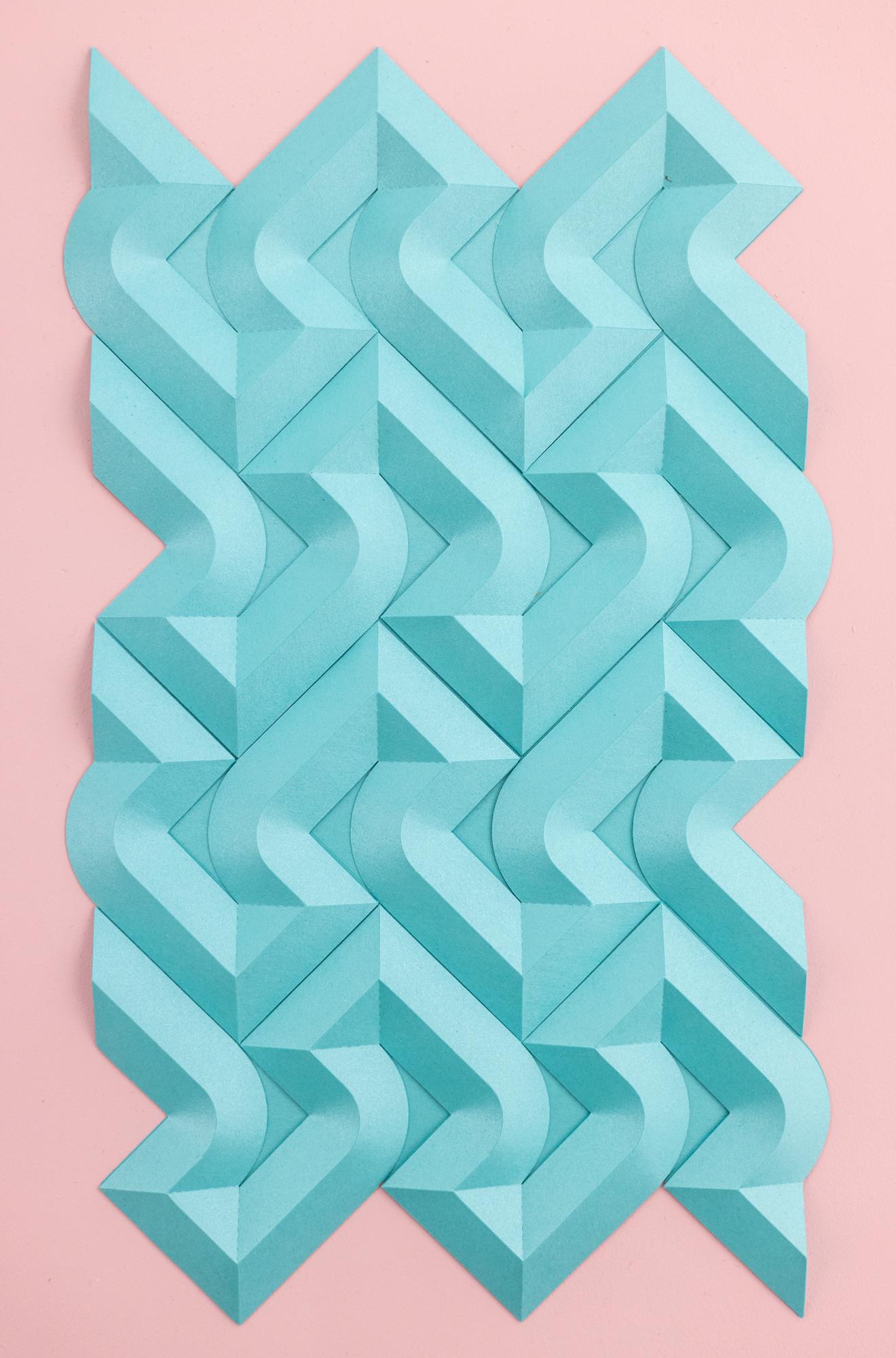 « S&S&S&S&S 4 in Iridescent Aquamarine on Pink », papier plié, motifs abstraits en vente 3