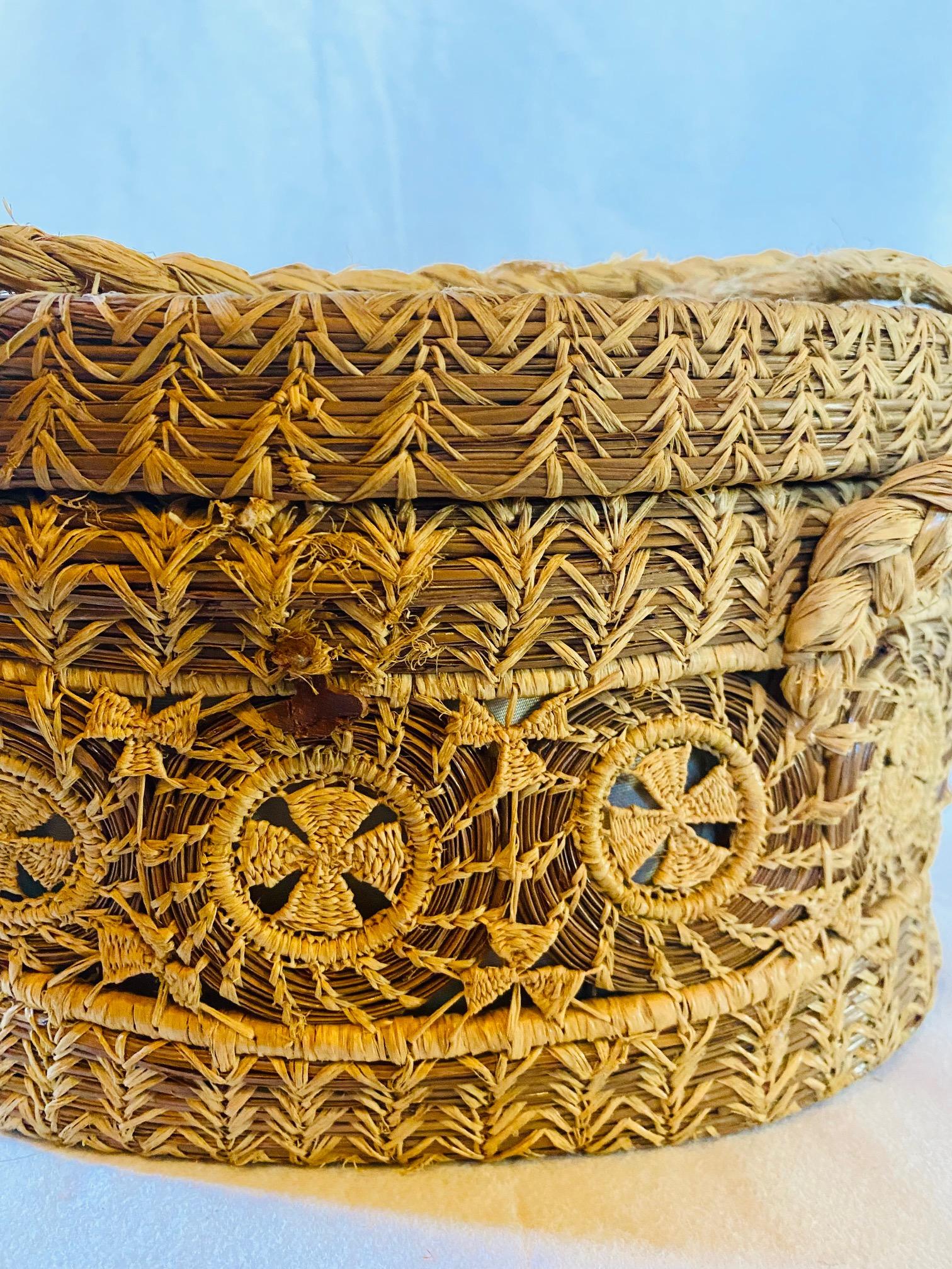 Folk Art Mattapoisett Basket, by Gladys Ellis, circa 1940s For Sale