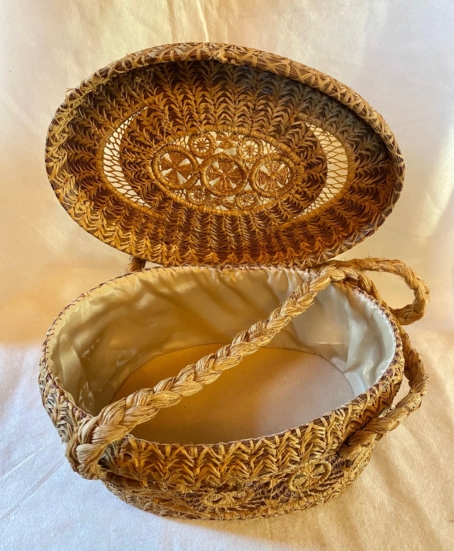 Mattapoisett Basket, by Gladys Ellis, circa 1940s In Good Condition For Sale In Nantucket, MA
