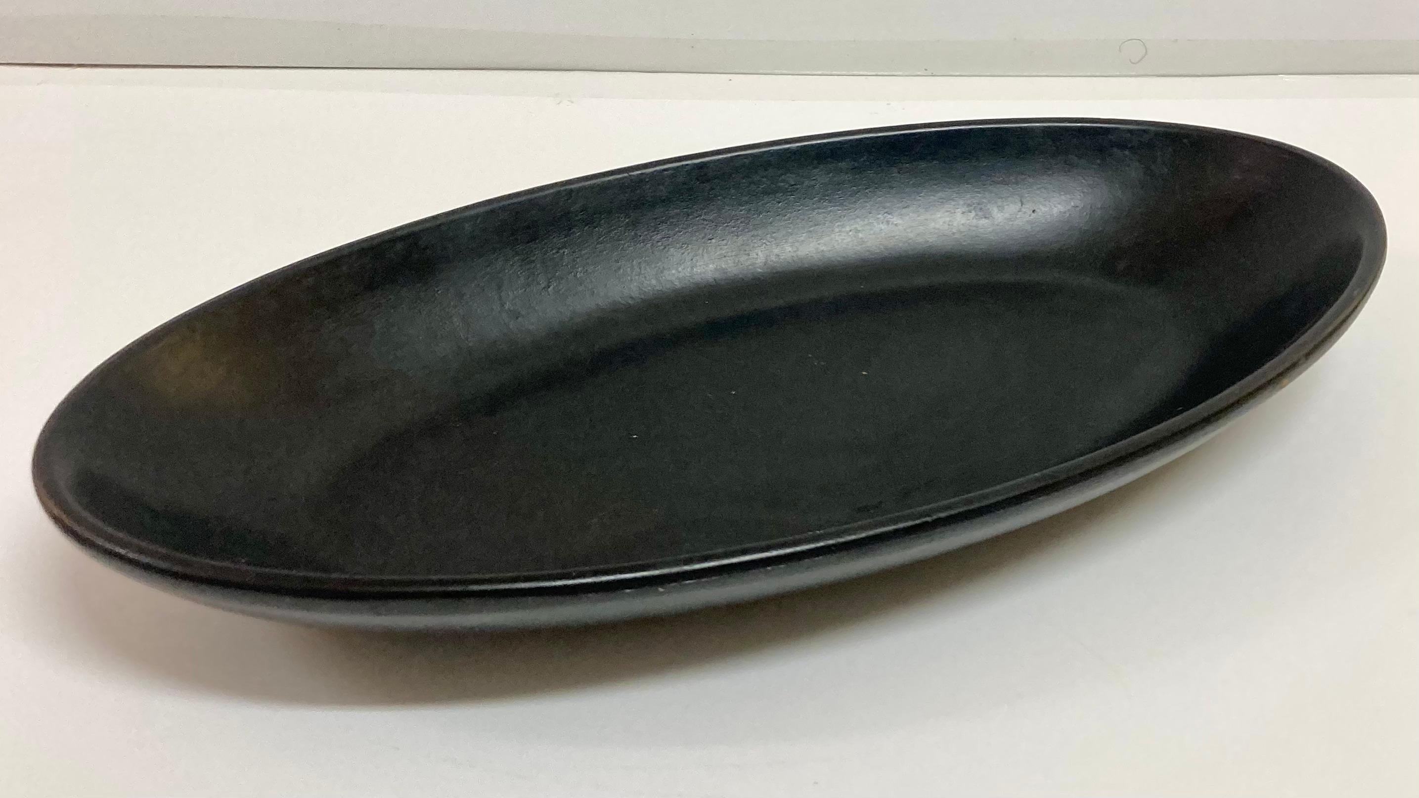 Mattschwarzer Lack Wood French Oval Modern Dish (Französisch) im Angebot