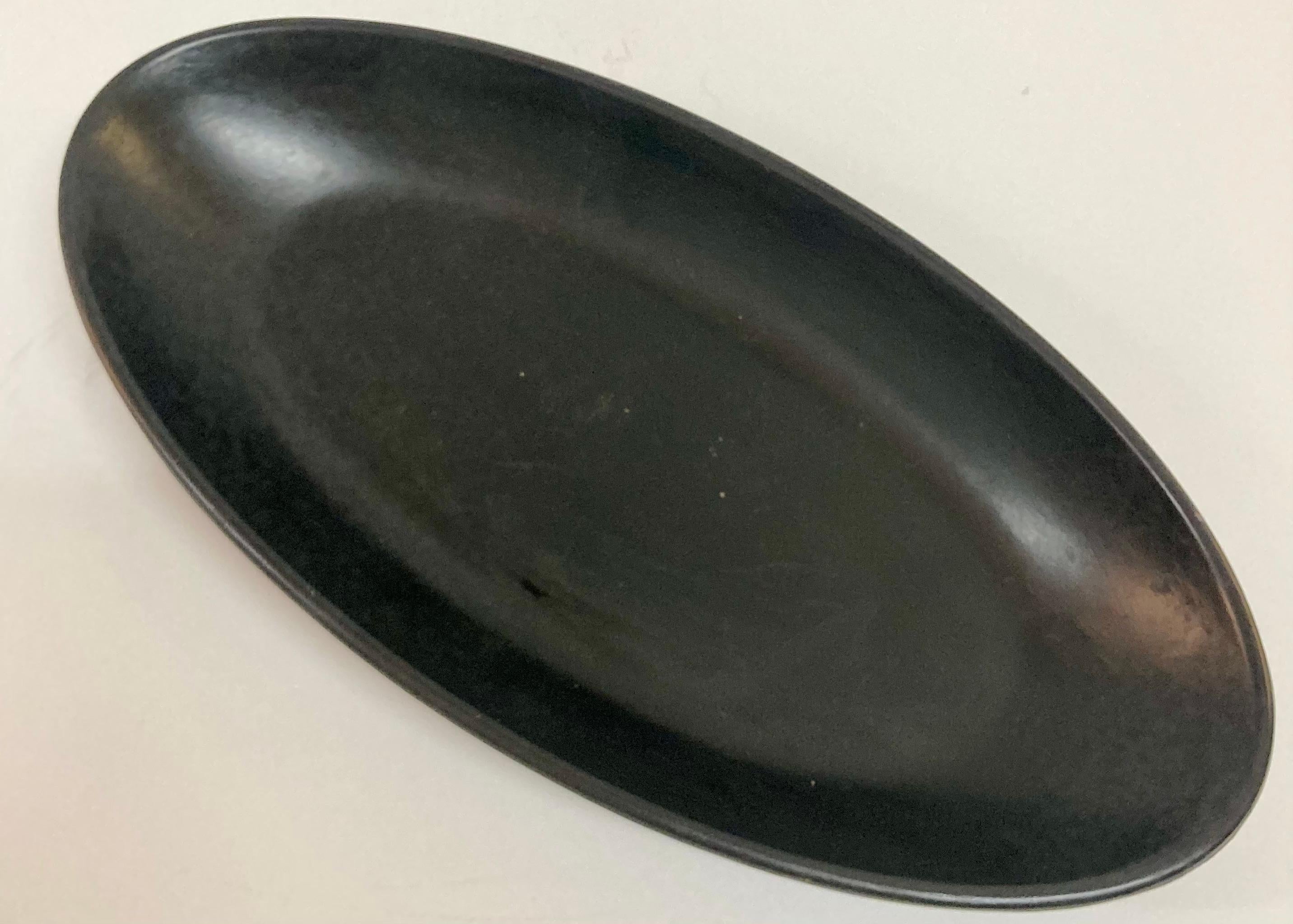 Mattschwarzer Lack Wood French Oval Modern Dish (Holz) im Angebot