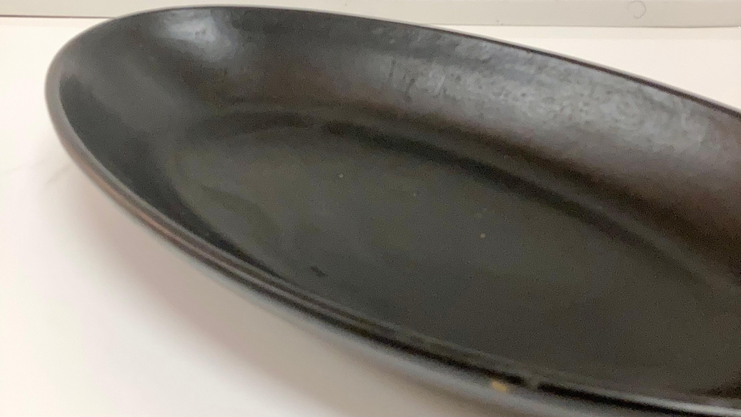 Mattschwarzer Lack Wood French Oval Modern Dish im Angebot 1