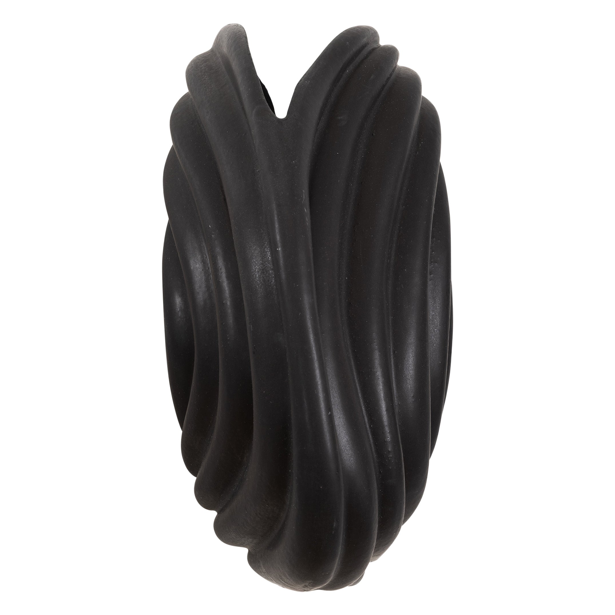 Aplique de Cerámica Negro Mate Formas Orgánicas Drapeadas by Elsa Foulon
