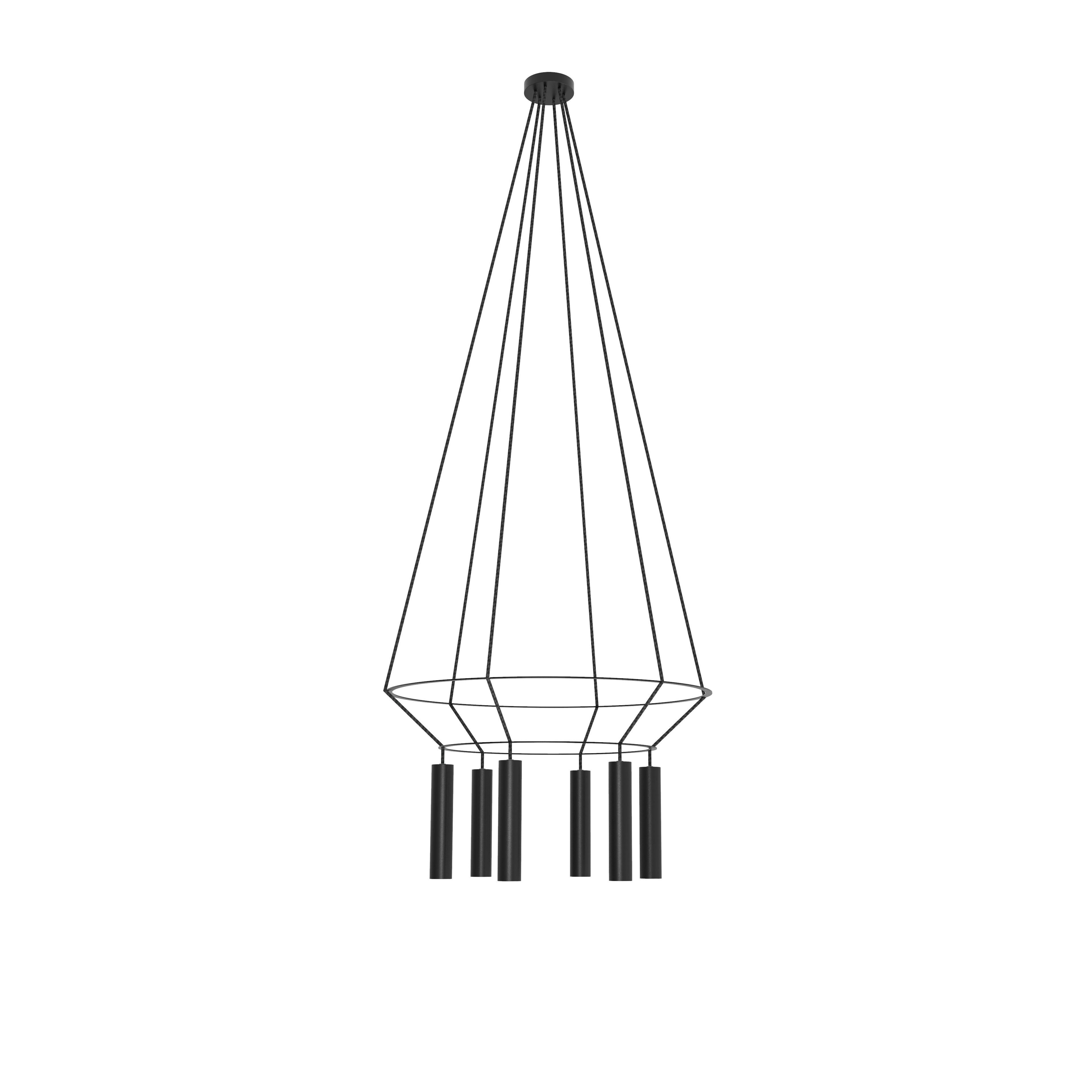 Lampadario a sospensione a rosa nera opaca circolare 16 di Robin Lamps
Dimensioni: L 4 x P 4 x H 16 cm
Materiali: Struttura in ottone liscio e cavo in tessuto.

Intraprendi un viaggio nell'eleganza illuminata con il lampadario a sospensione Rose di