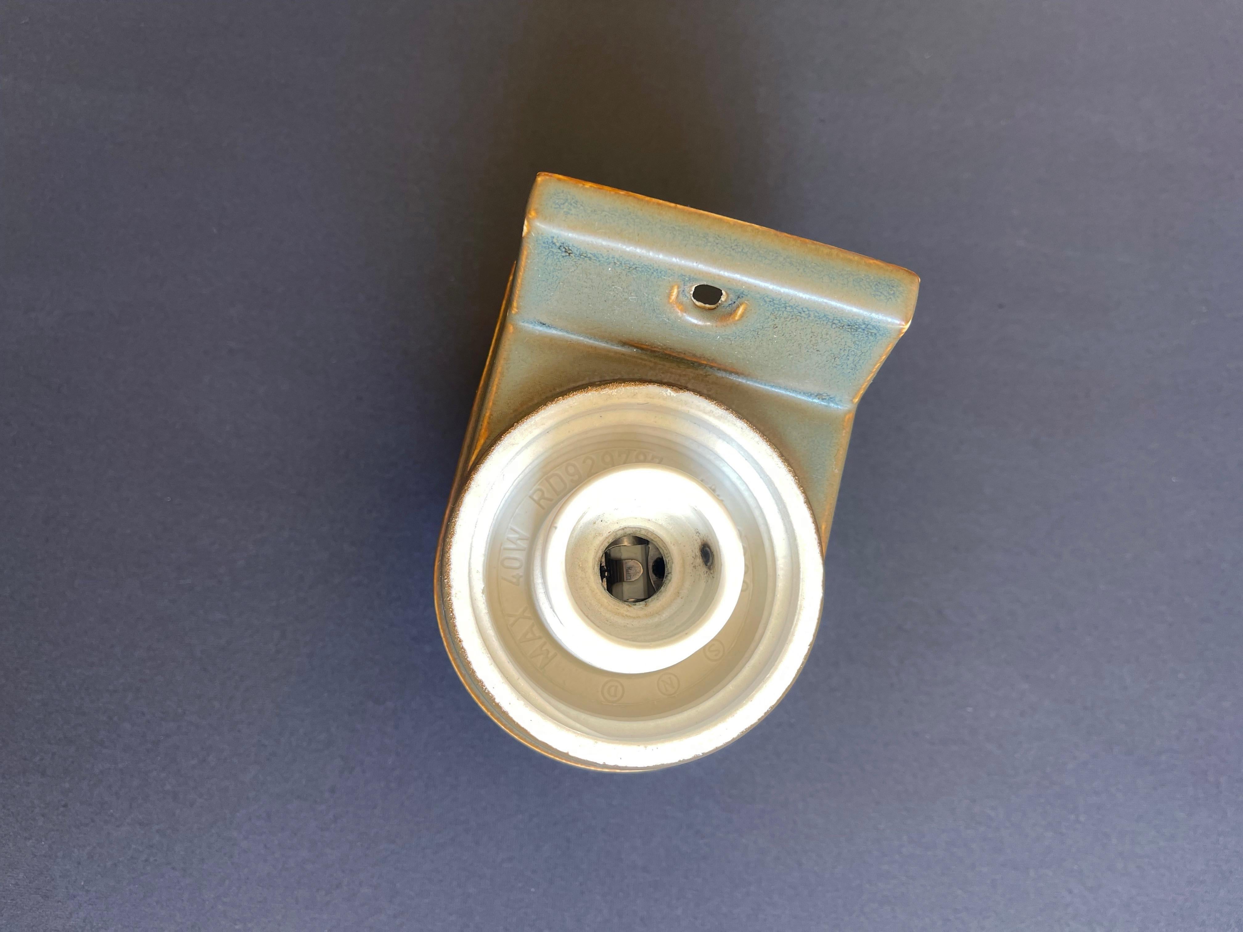 Milieu du XXe siècle Caramel mat Ifö Sweden applique murale à double lumière, moderne du milieu du siècle en vente