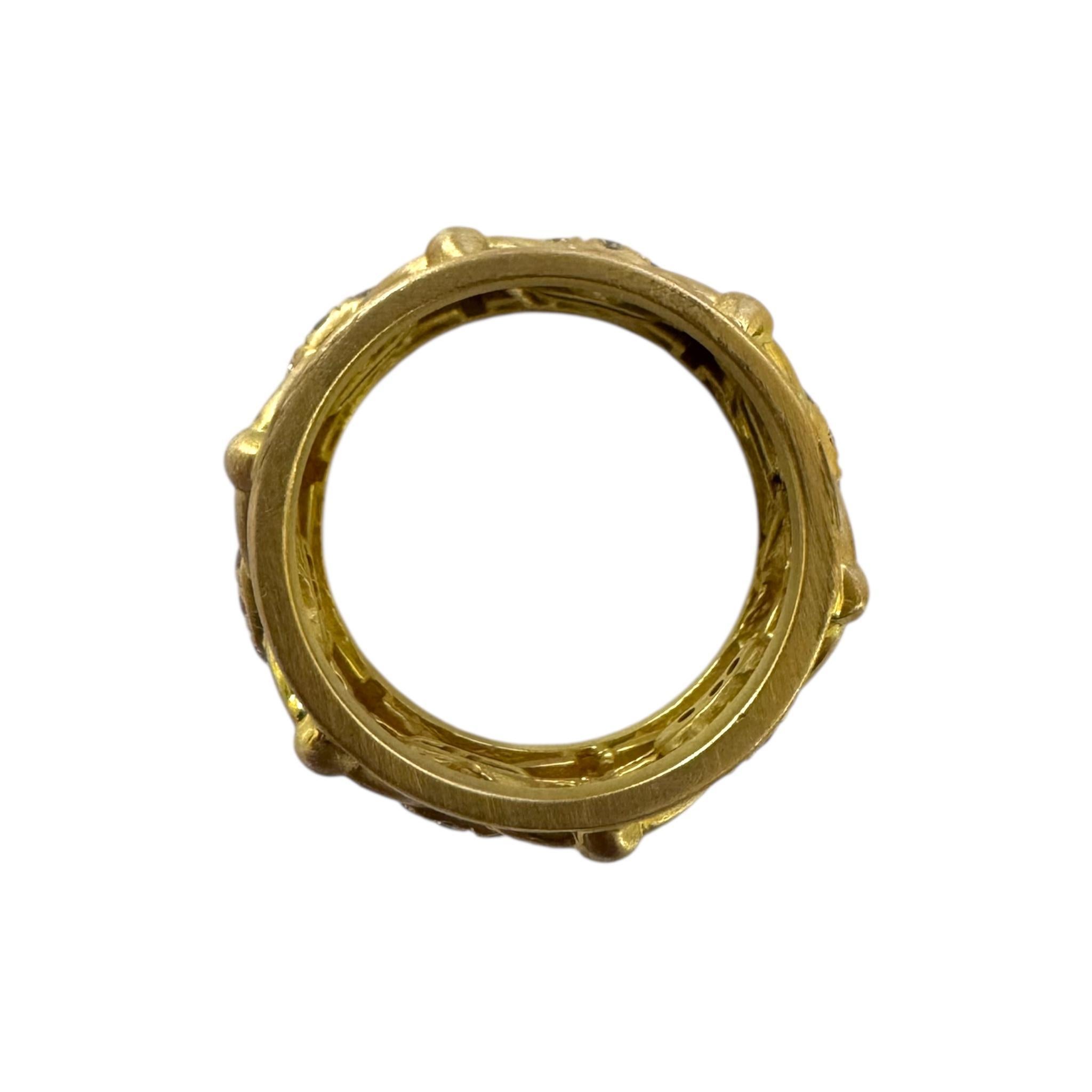 Finitura opaca  Fascia per l'eternità in oro giallo 14K con diamanti, misura 7 in vendita 4
