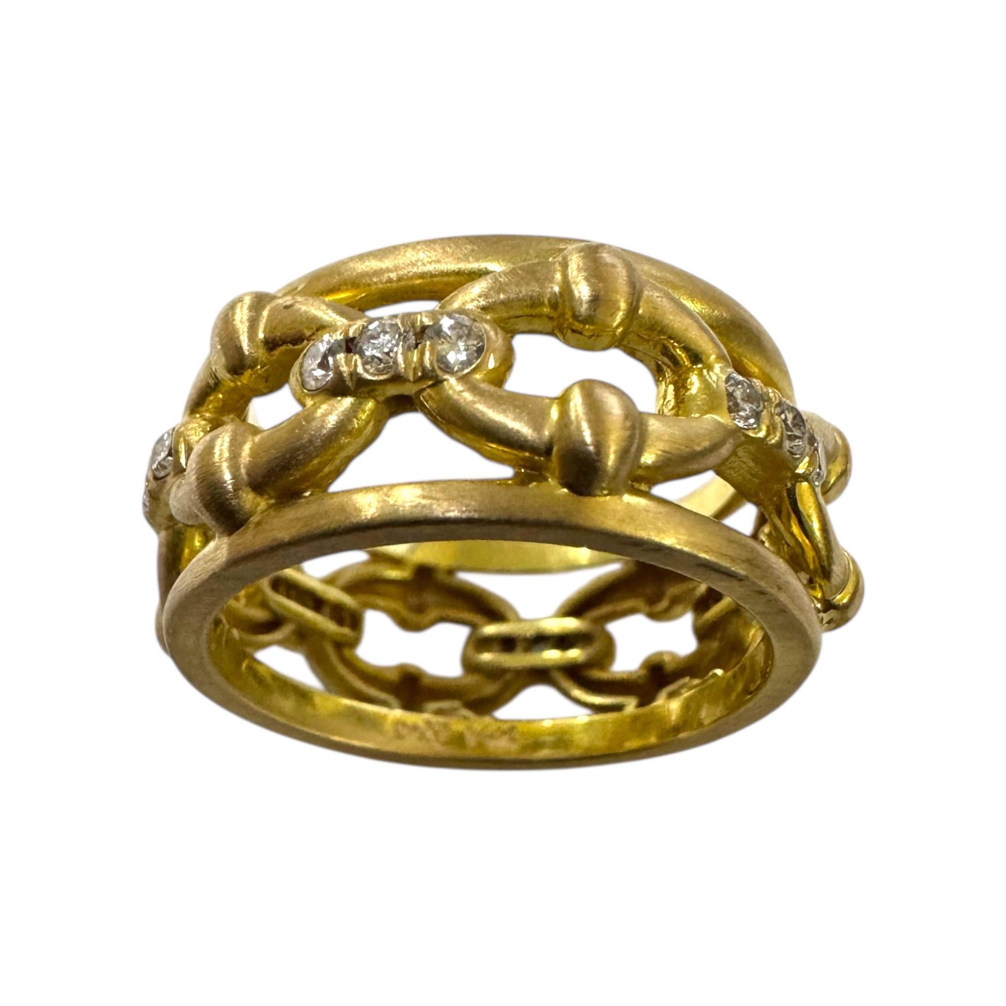 Finitura opaca  Fascia per l'eternità in oro giallo 14K con diamanti, misura 7 in vendita 2
