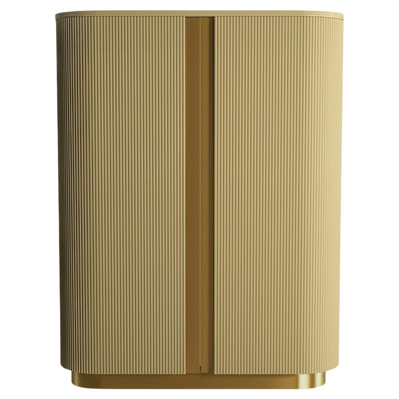 Matte lacquered Bar Armoire