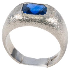 Bague saphir solitaire en platine mat