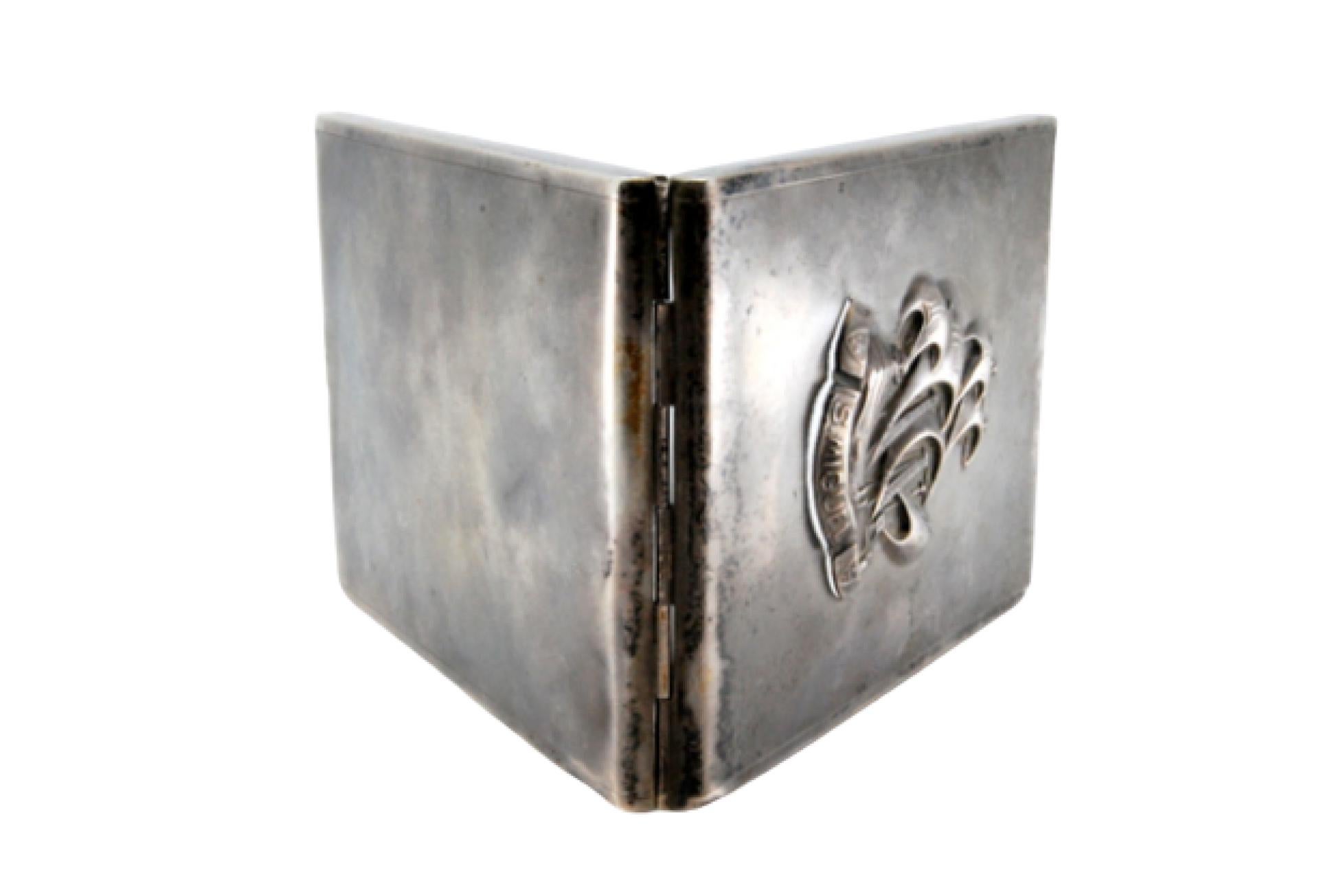 20th Century Matte silver cigarette case w/ the caravel S Miguel in high relief & hinged lid For Sale
