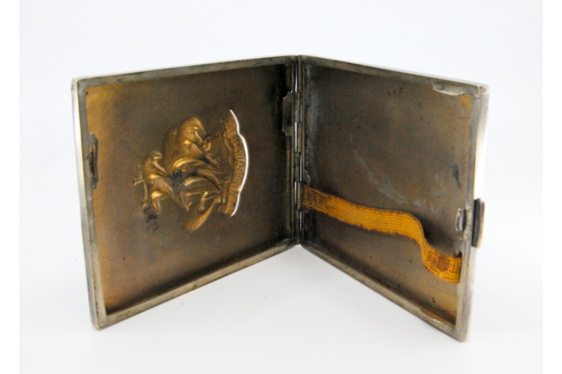 Silver Matte silver cigarette case w/ the caravel S Miguel in high relief & hinged lid For Sale