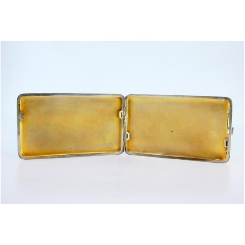 Matte silver cigarette case with gold interior and hinged lid Bon état - En vente à Porto, PT