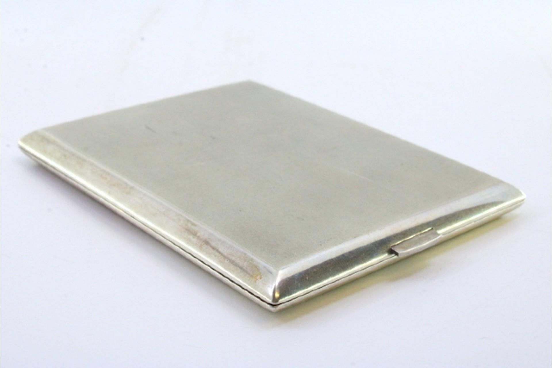 Silver Matte silver cigarette case with smooth trim and gold interior For Sale
