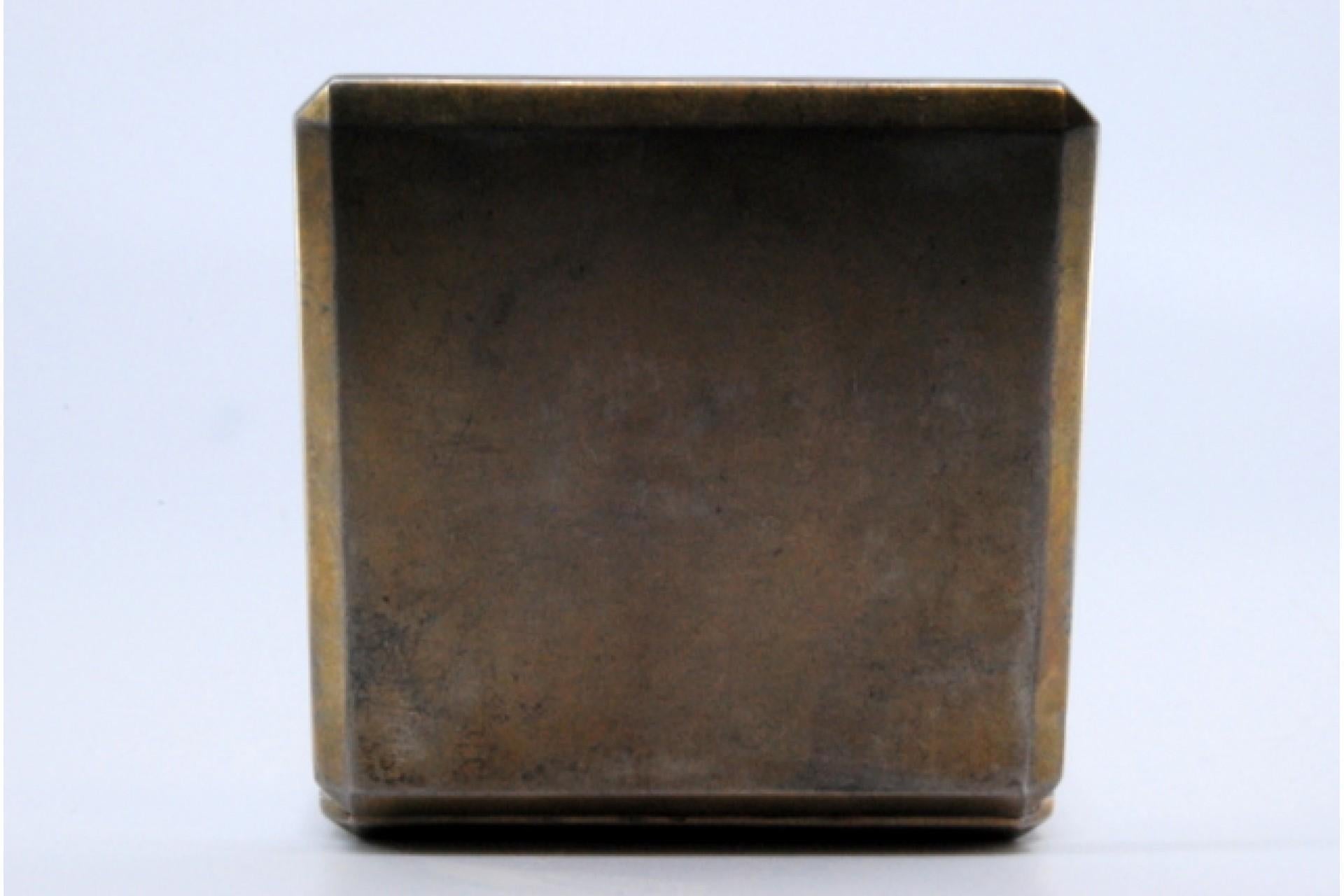 Matte silver toiletry box with mirror and gold interior In Good Condition For Sale In Porto, PT