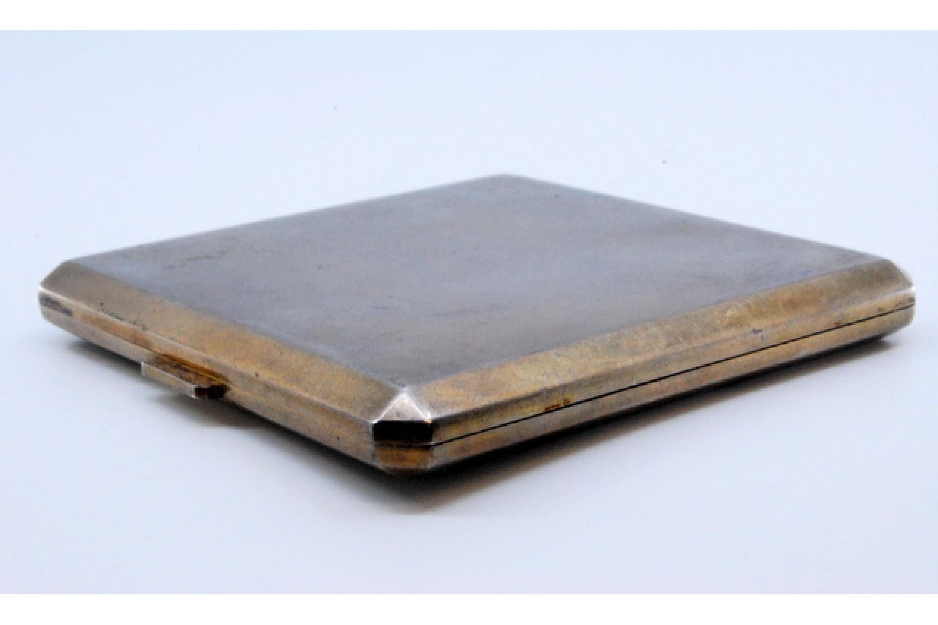 Matte silver toiletry box with mirror and gold interior For Sale 3