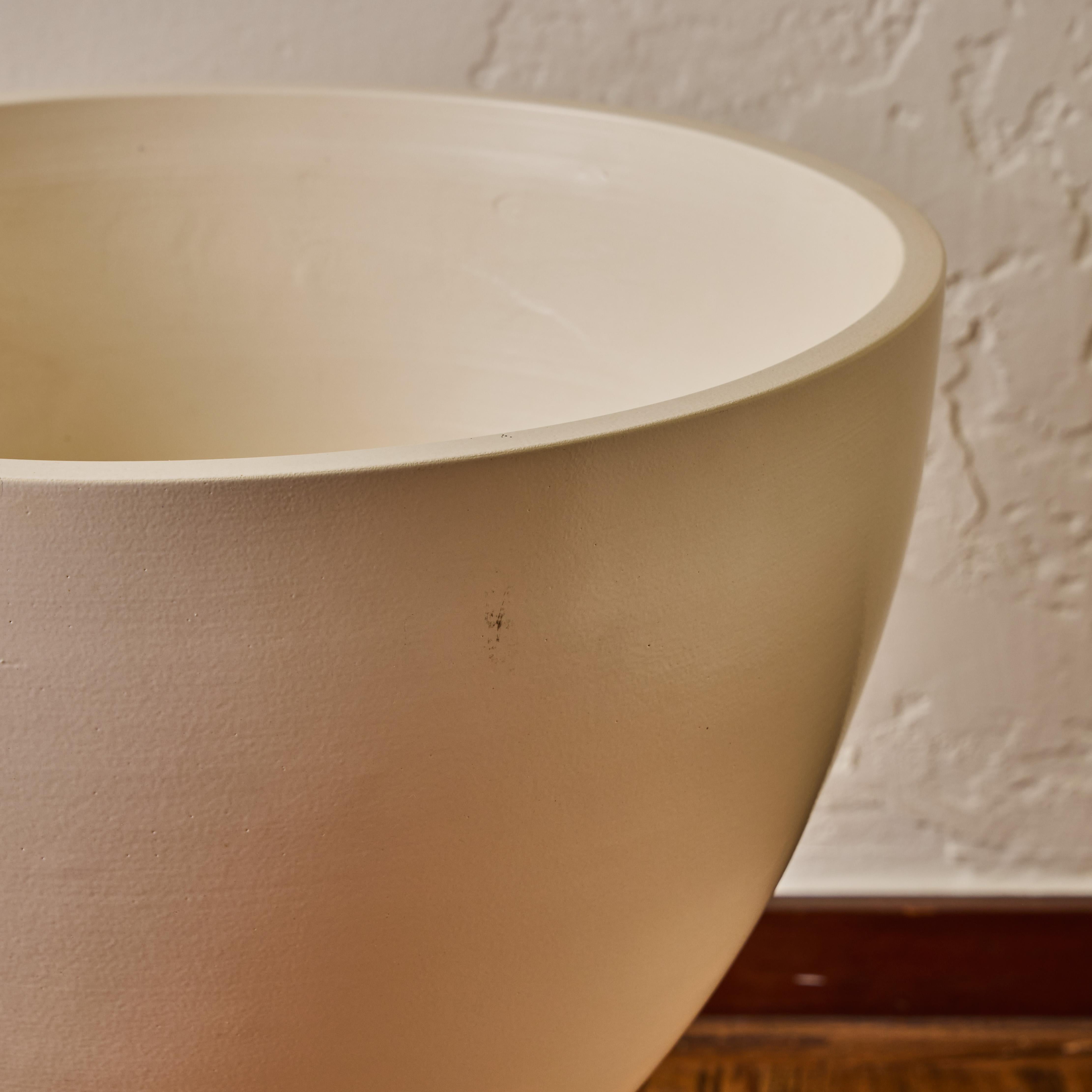 Mattweiß glasierte Keramik Gainey Prototyp Midcentury Chalice Pflanzer im Angebot 4