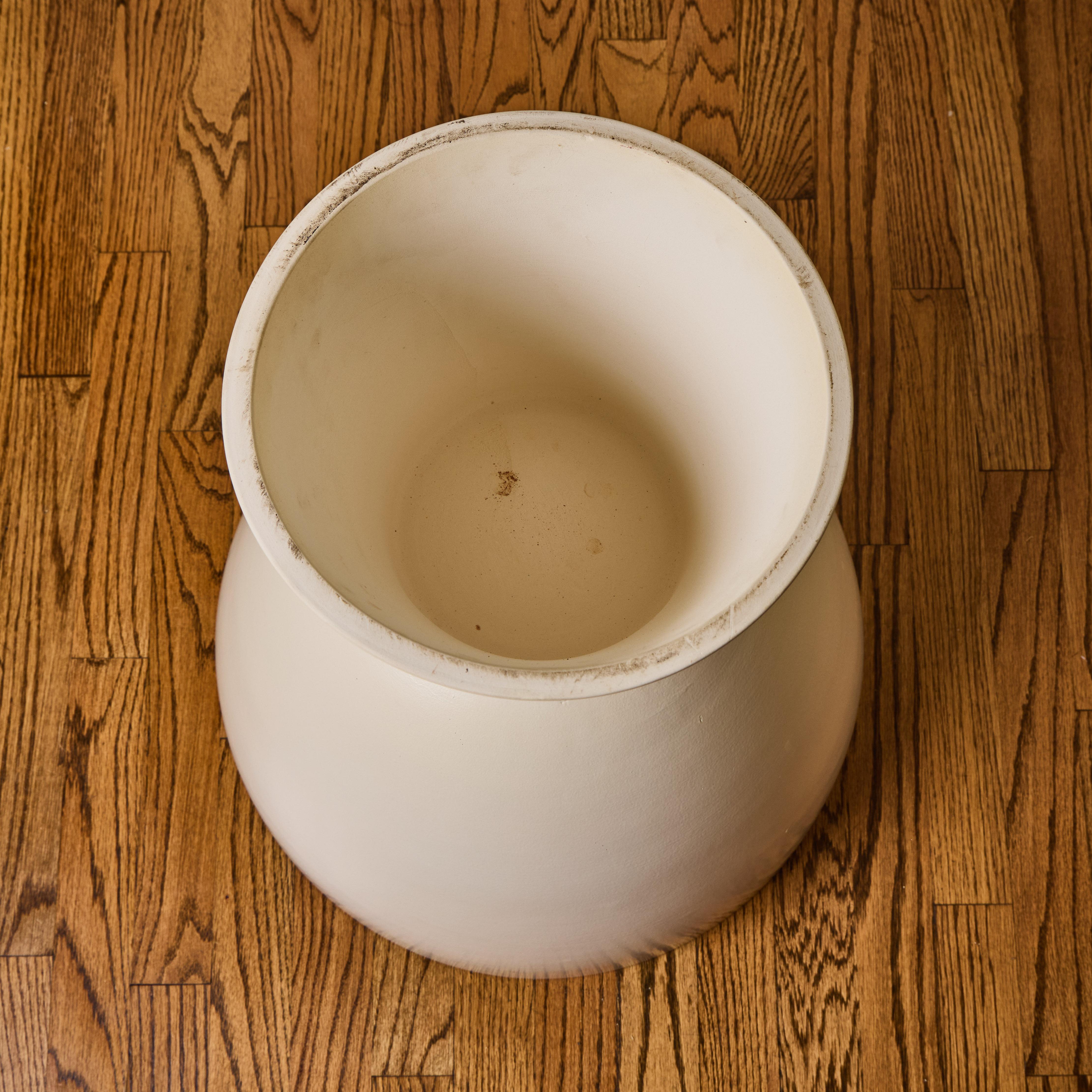 Mattweiß glasierte Keramik Gainey Prototyp Midcentury Chalice Pflanzer im Angebot 6