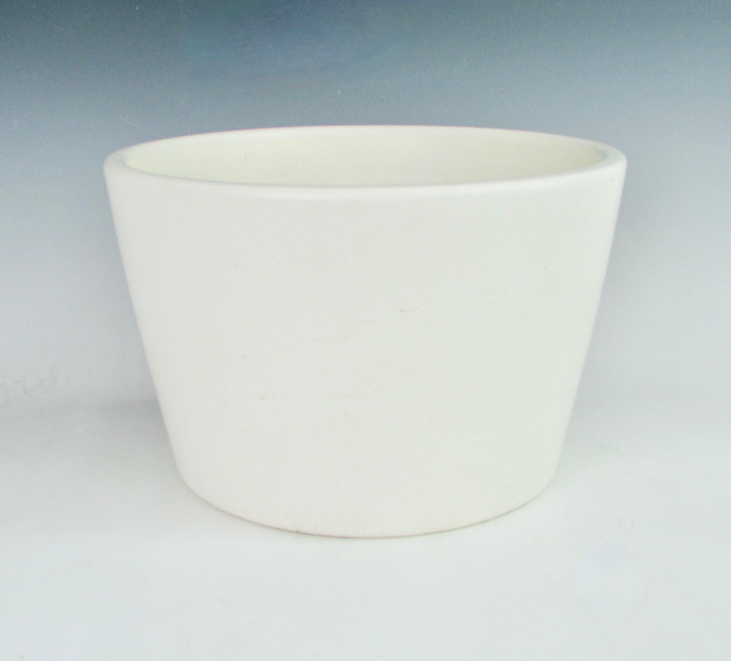 Mid-Century Modern Matte White Planter Pot Attributed to Architectural Pottery California For Sale
