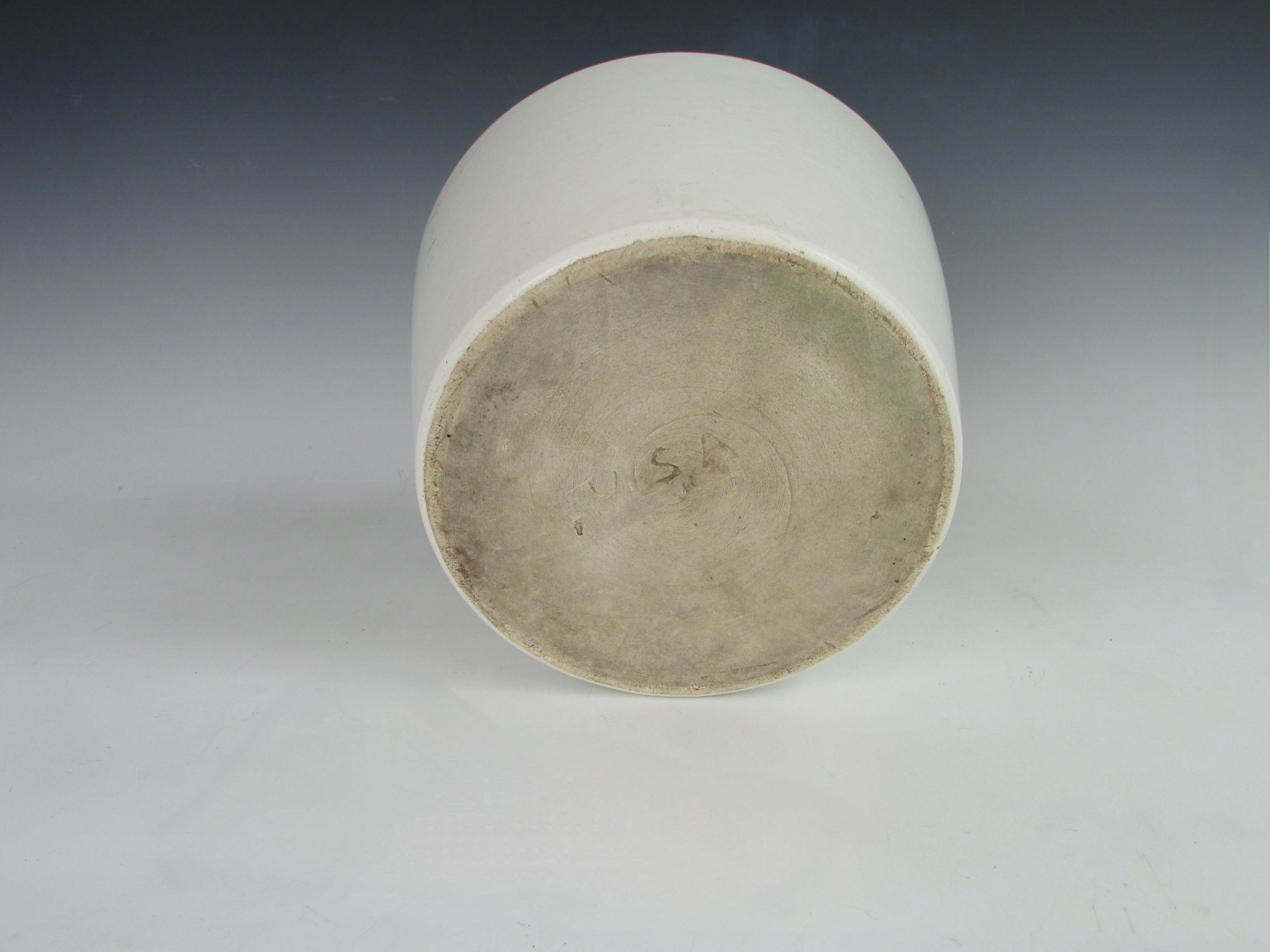 Matte White Planter Pot Attributed to Architectural Pottery California In Good Condition For Sale In Ferndale, MI