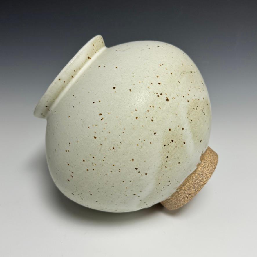Matte White Speckled Ceramic Moon Jar by Jason Fox For Sale 1