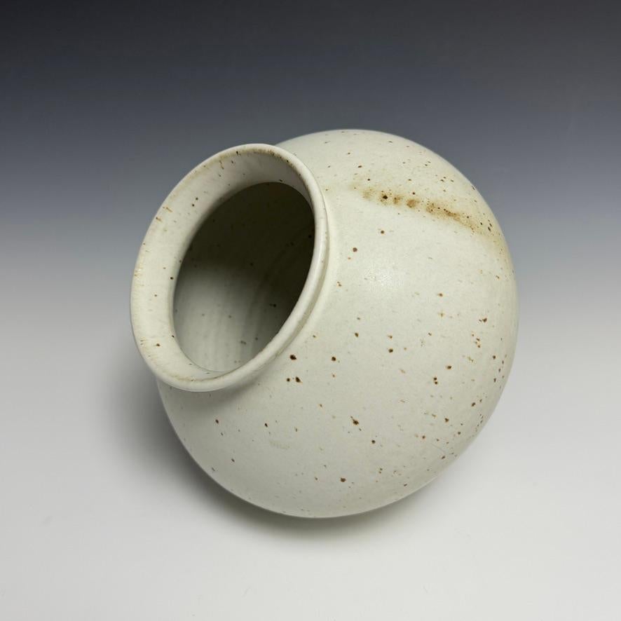 Matte White Speckled Ceramic Moon Jar by Jason Fox For Sale 2