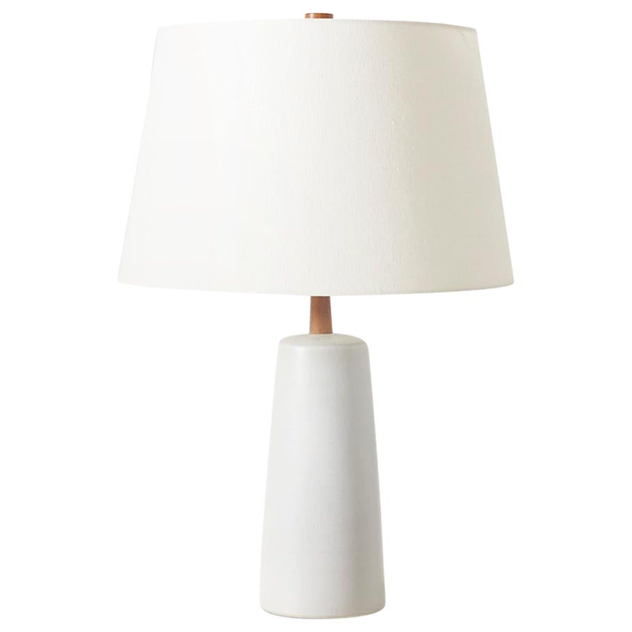 Lampada da tavolo in gres bianco opaco di Gordon & Jane Martz