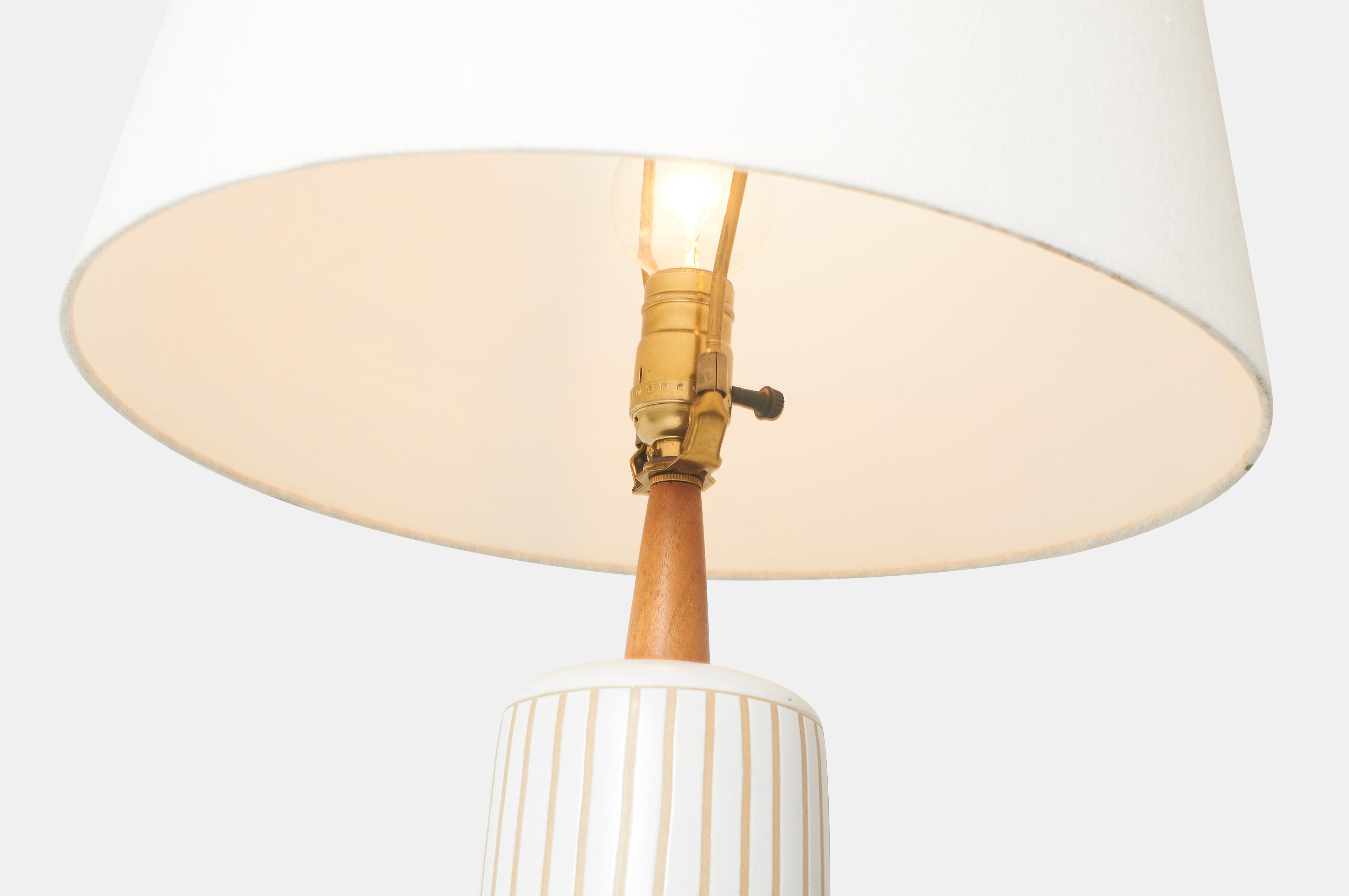 Matte White & Tan Stoneware Table Lamp by Gordon & Jane Martz For Sale 1
