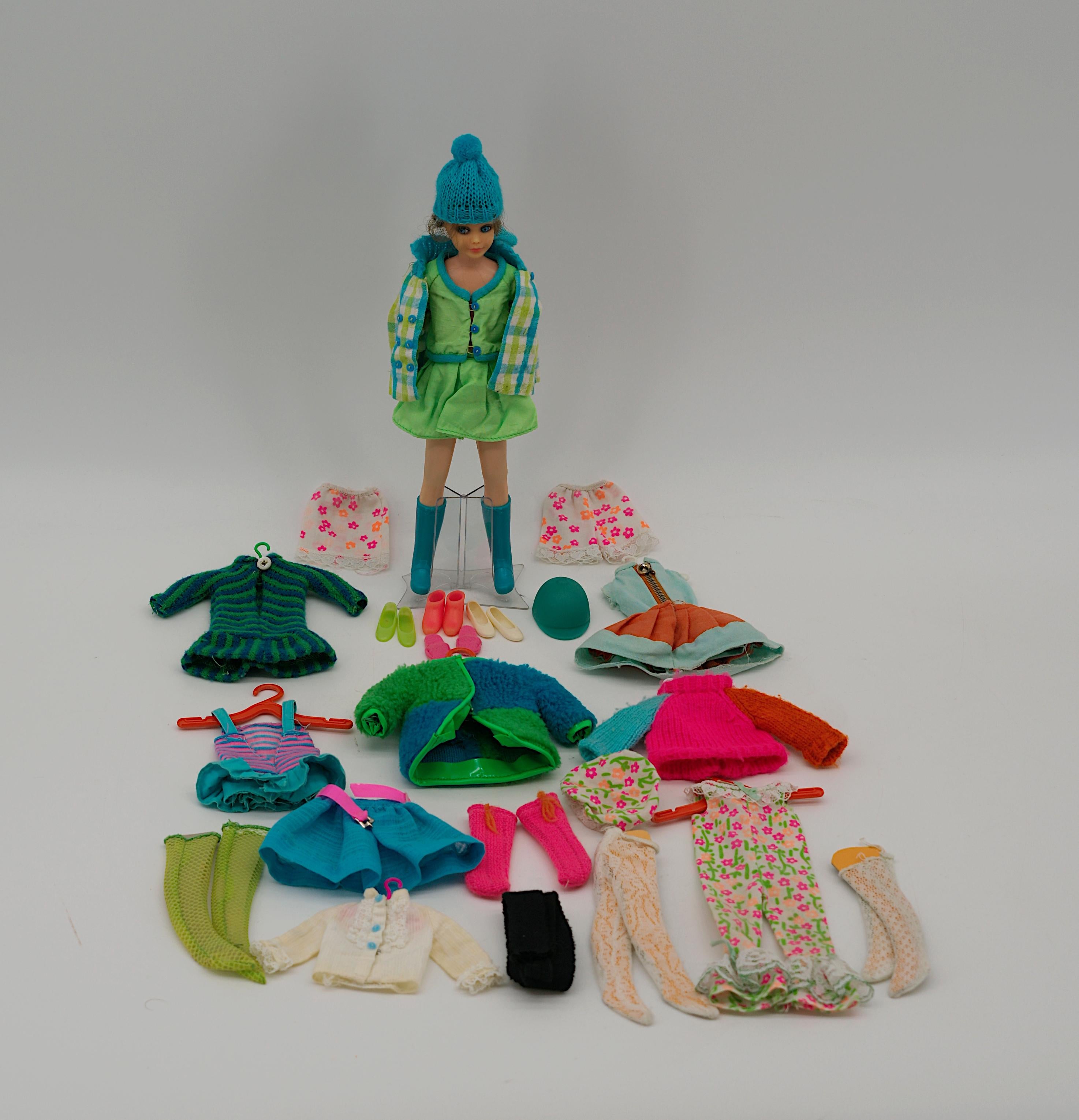 Mallette de transport Mattel pour Skipper avec poupée Skipper et tenues d'origine, Barbie 1964 en vente 8