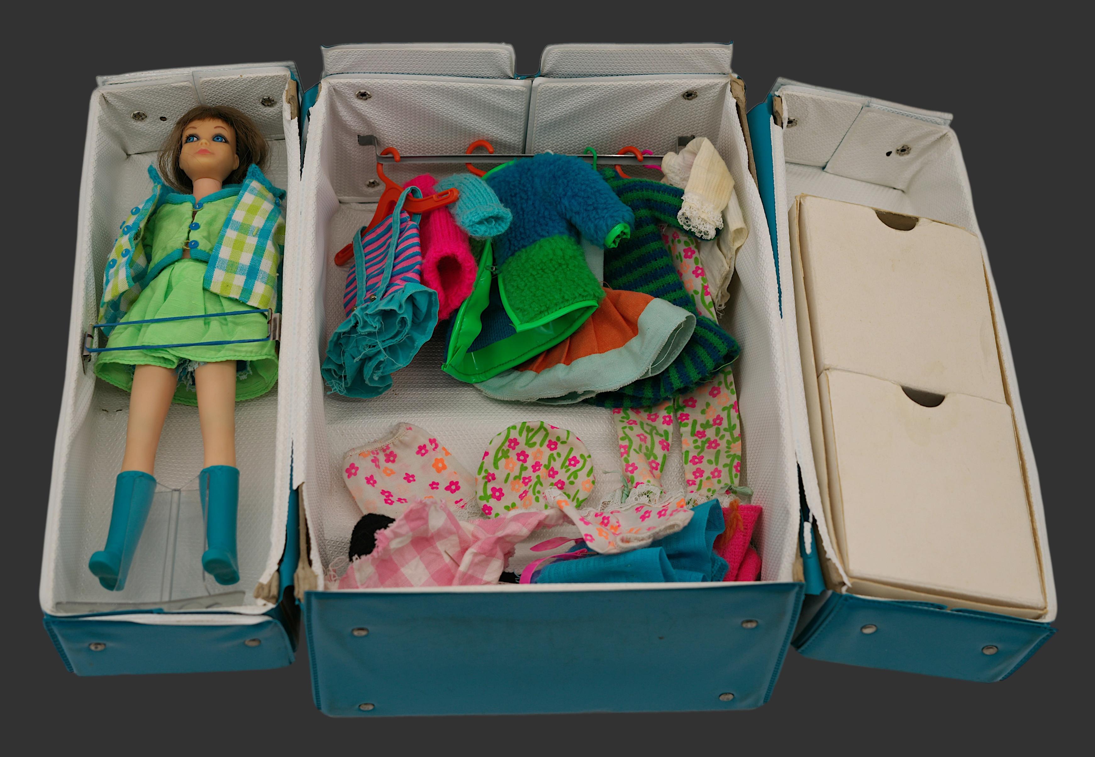 Cette charmante mallette Vintage 1964 Mattel Skipper 