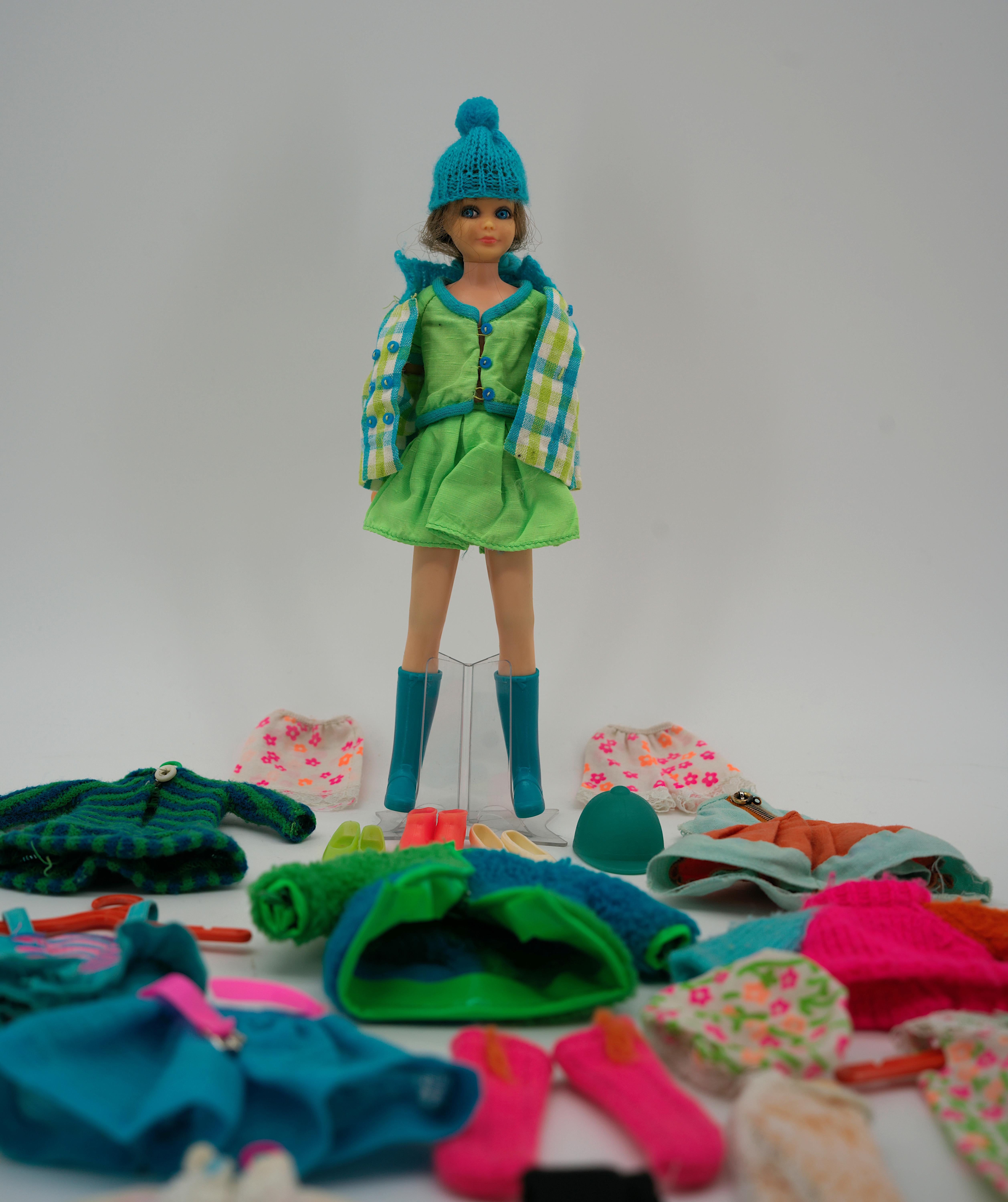 Mid-Century Modern Mallette de transport Mattel pour Skipper avec poupée Skipper et tenues d'origine, Barbie 1964 en vente