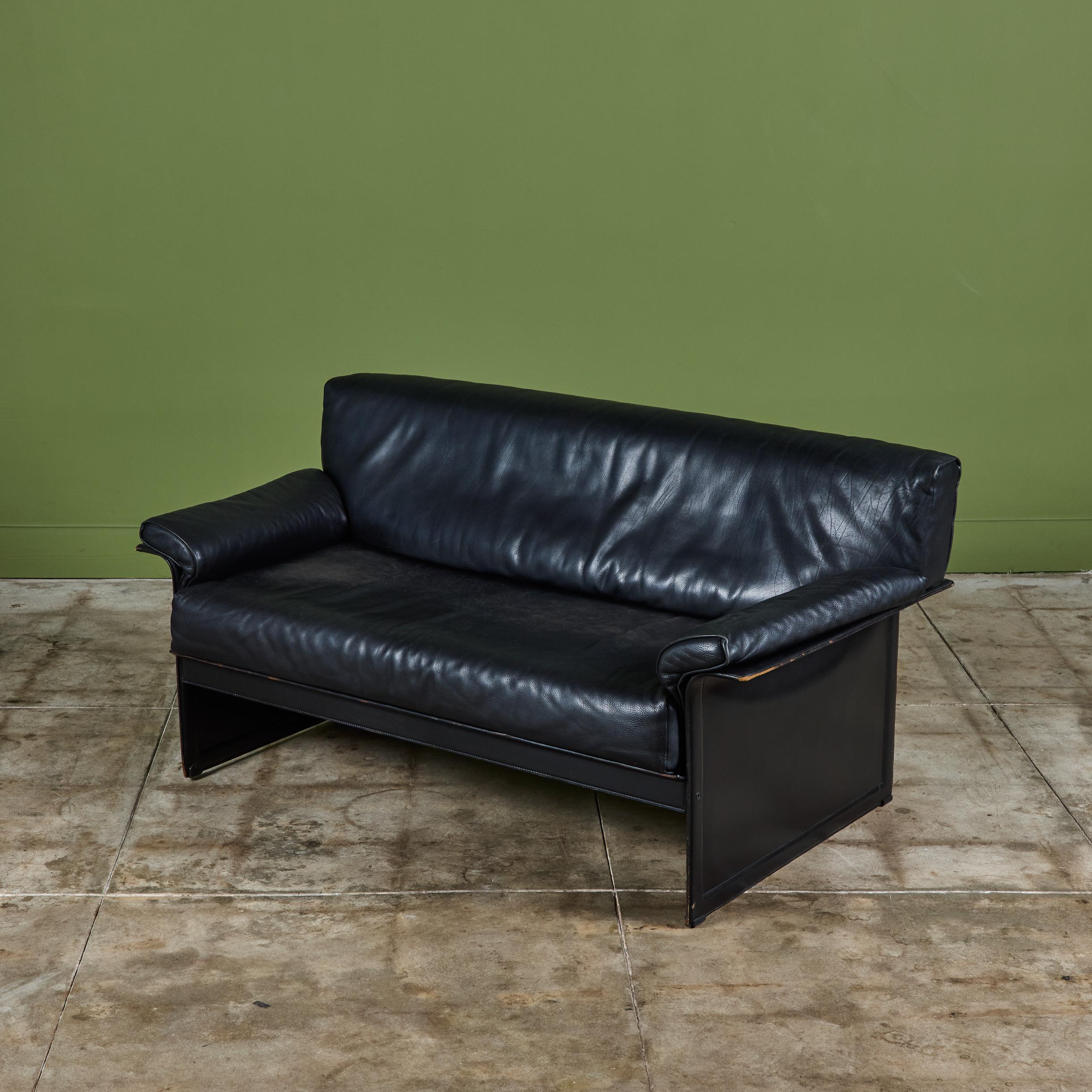 Matteo Grassi - Causeuse en cuir noir en vente 3