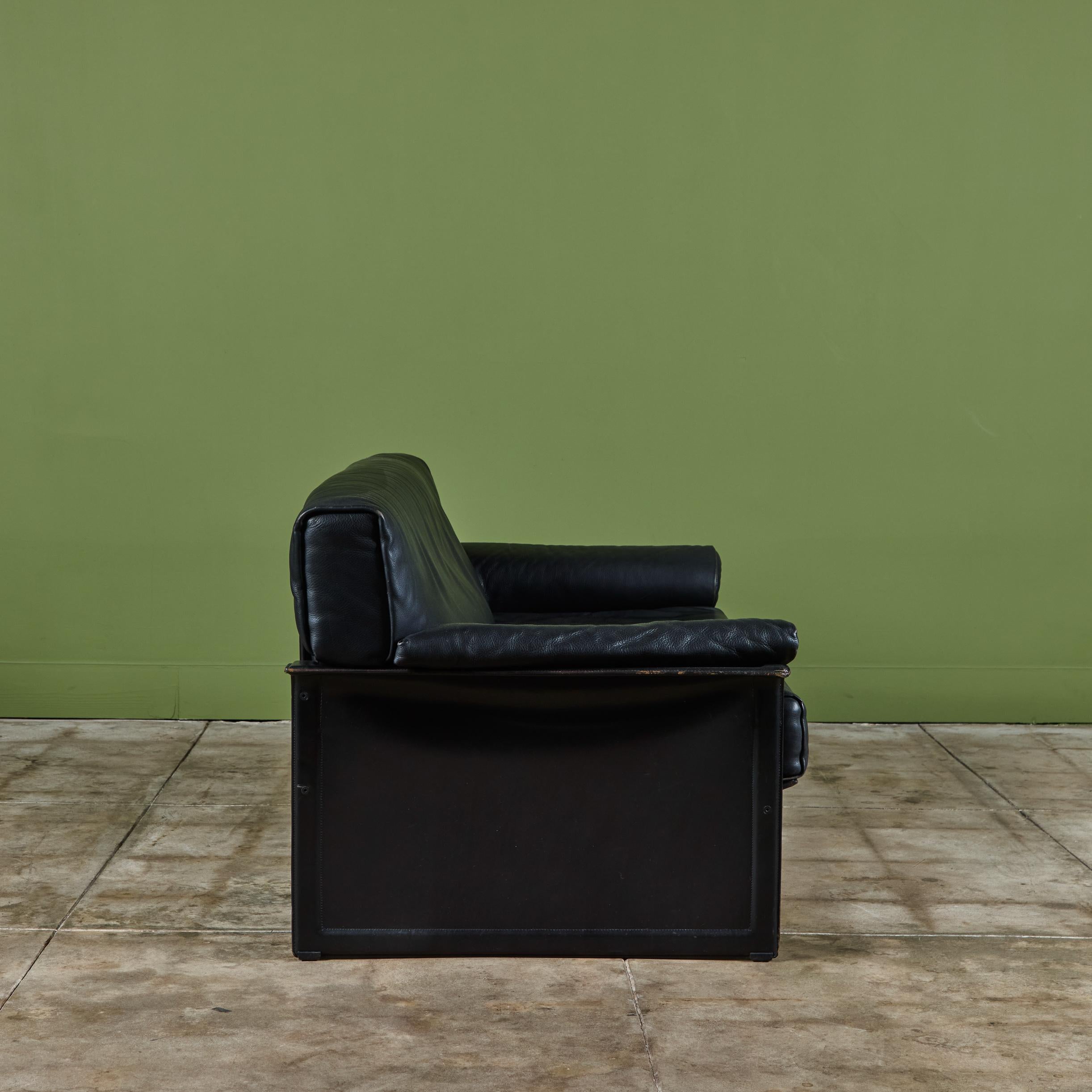 Cuir Matteo Grassi - Causeuse en cuir noir en vente